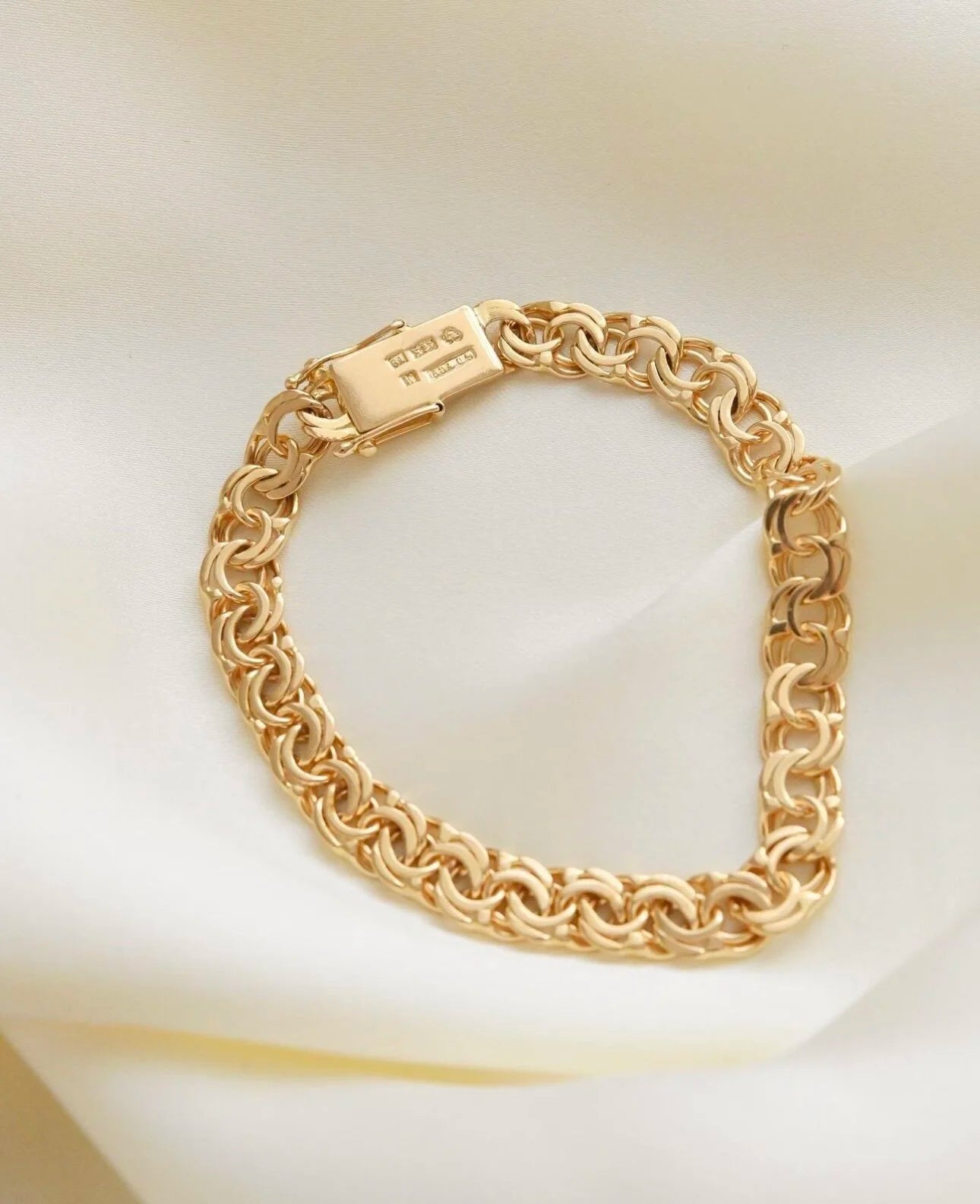 Glowing Swedish Vintage Bismarck Bracelet 18K Gold 1959
