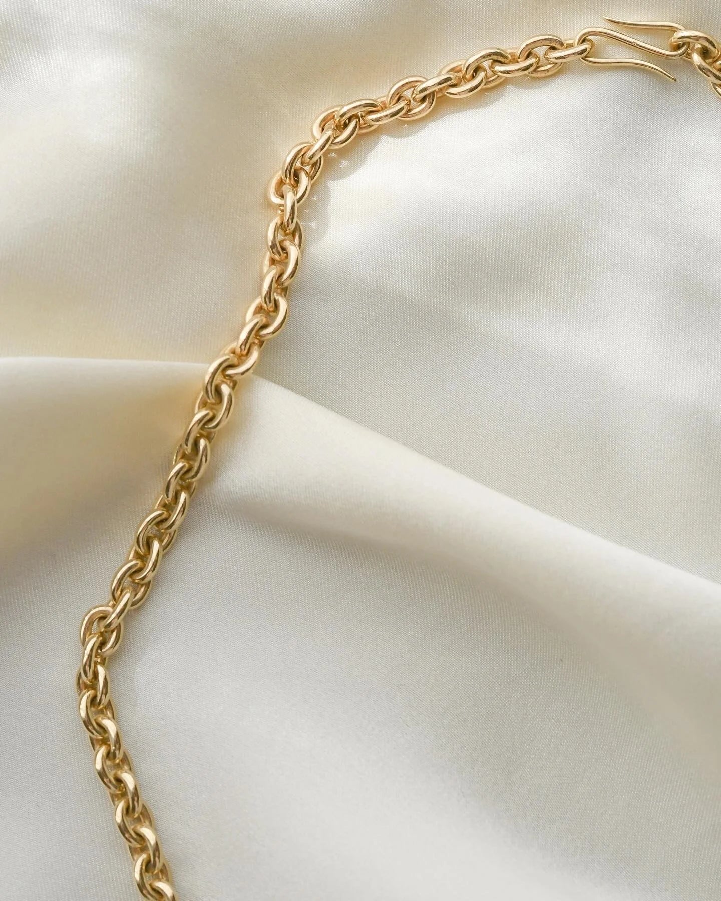 Radiant Rounded Anchor Link Chain 14K Gold