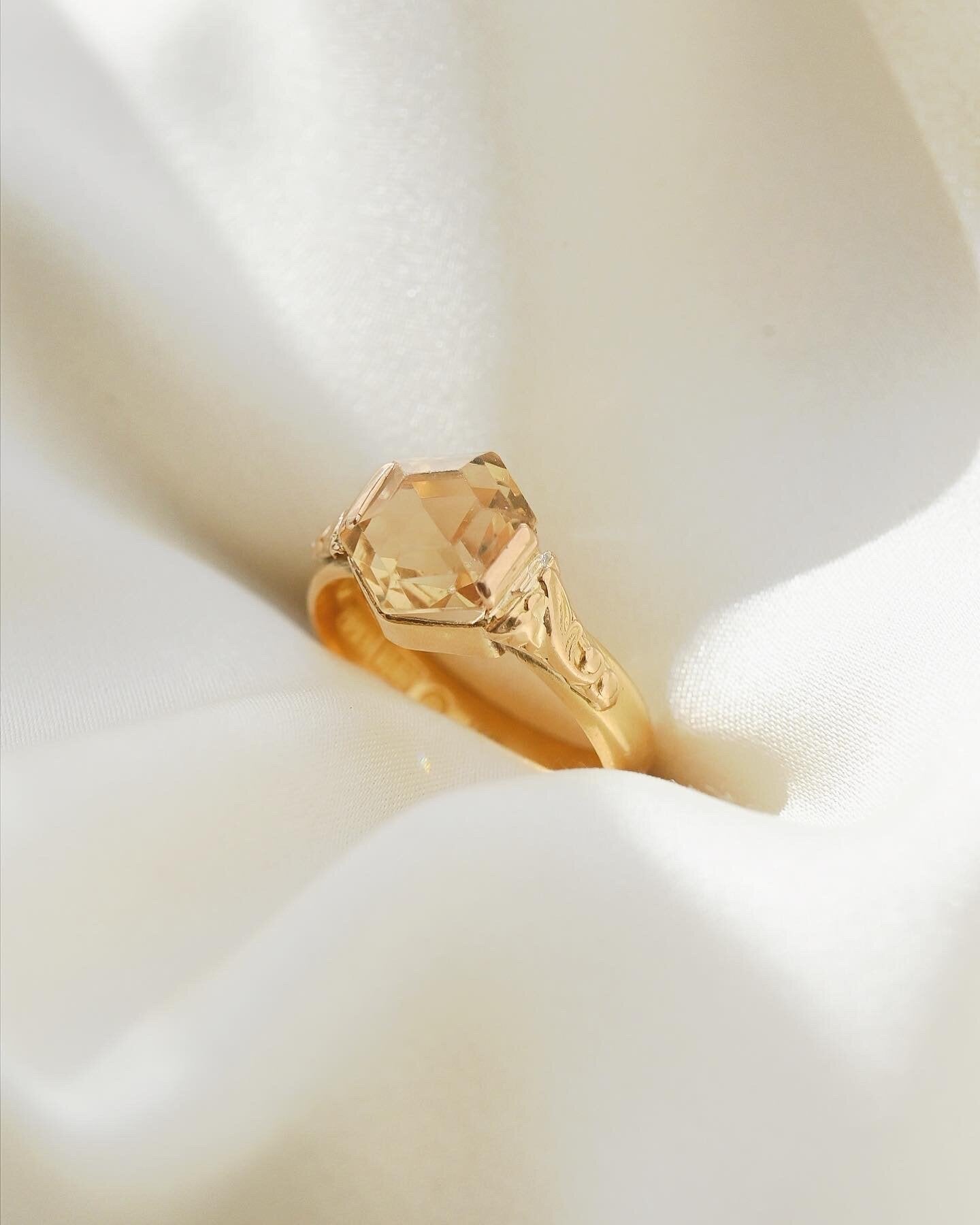 Antique Victorian Citrine Ring 20K Gold 1862