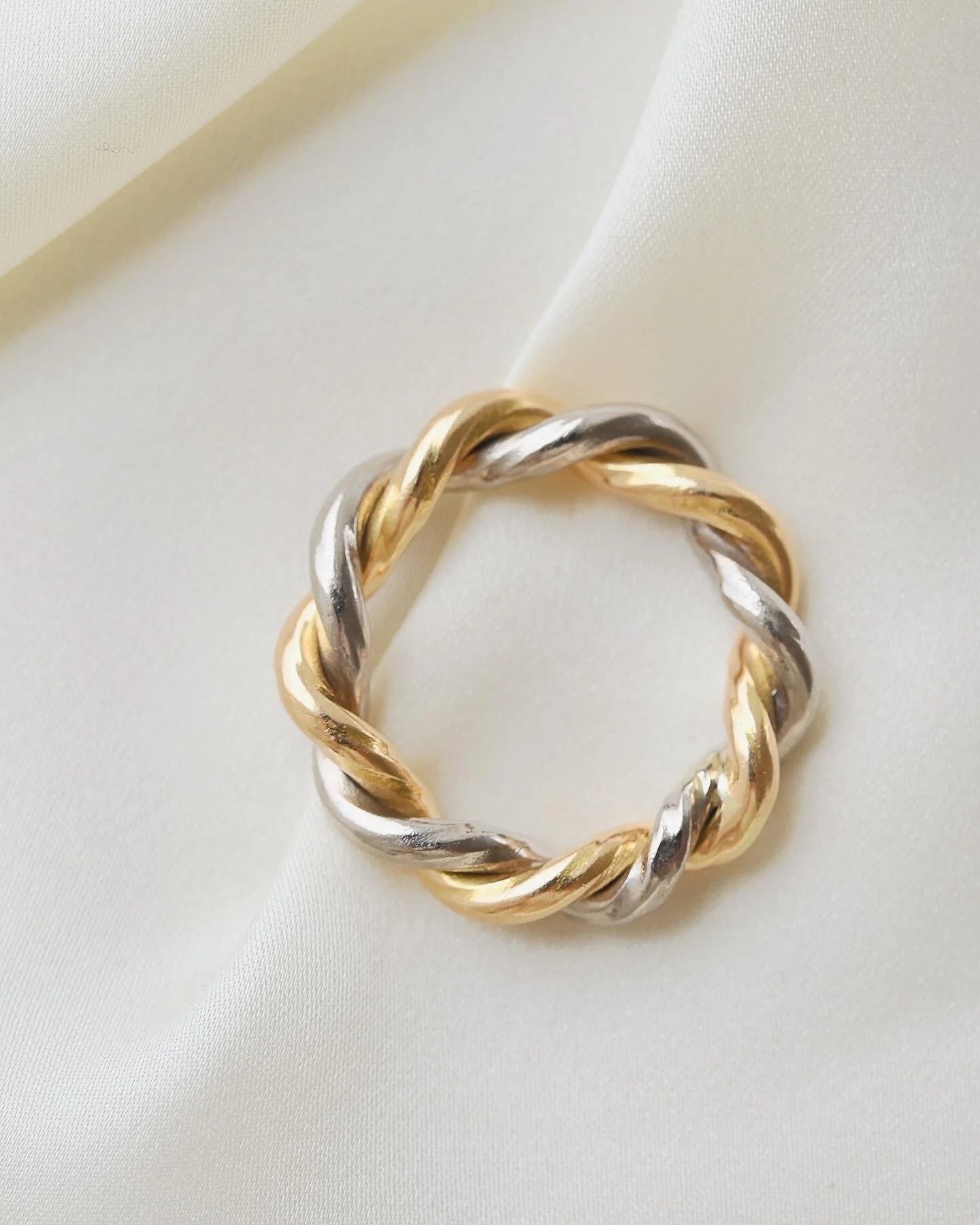 Rare Vintage Twisted Two Tone Band 18K Gold 1944