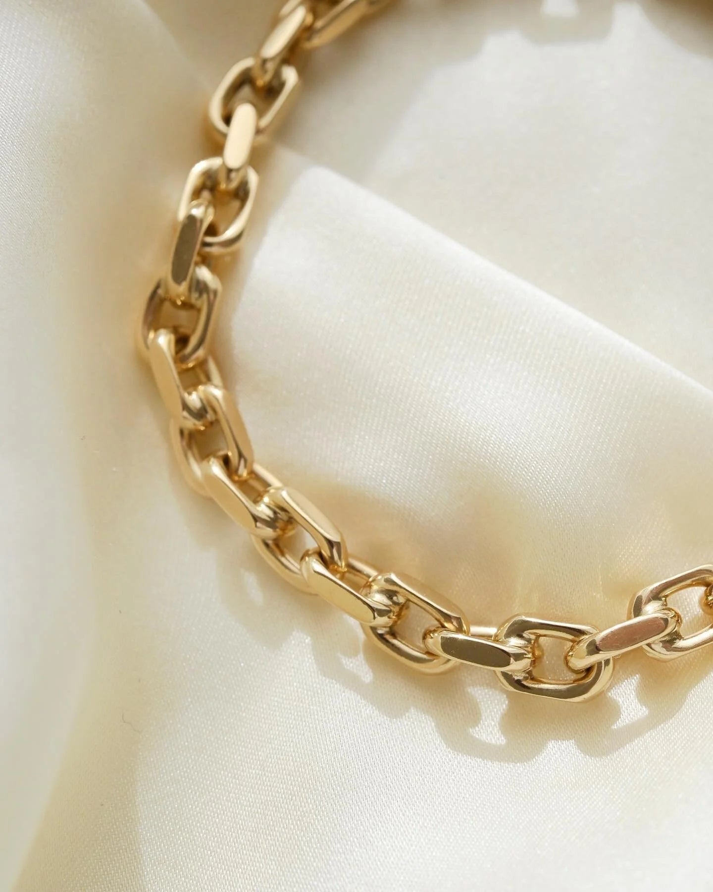 Radiant Gorgeous Anchor Link Bracelet 14K Gold
