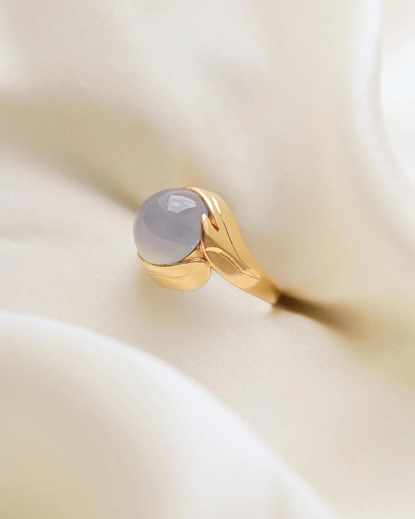 Totally Dreamy Scandinavian Vintage Moonstone Ring 18K Gold With Box 1955