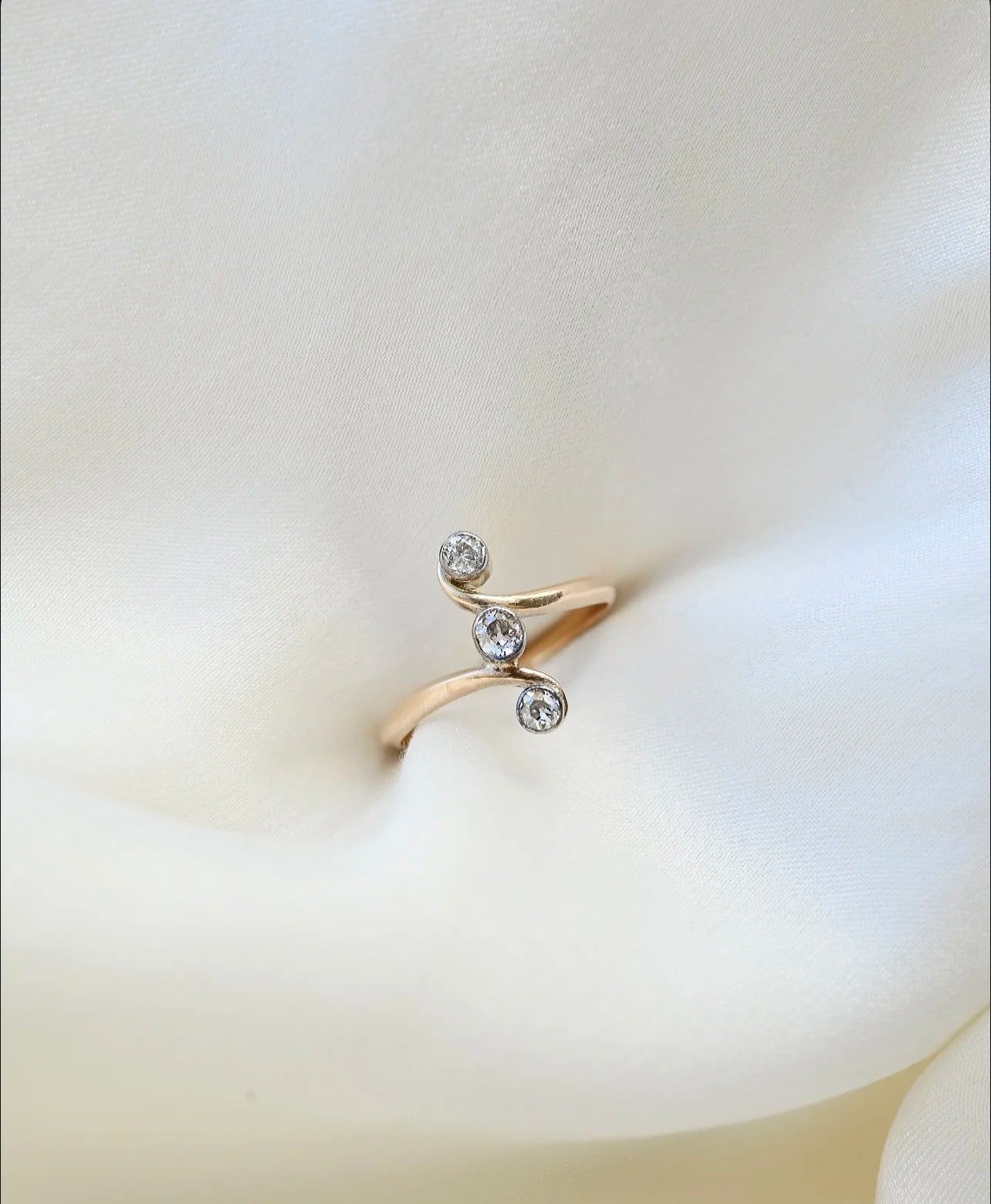 Rare Antique Three Stone Diamond Ring 14K Gold Sweden Beg 1900s