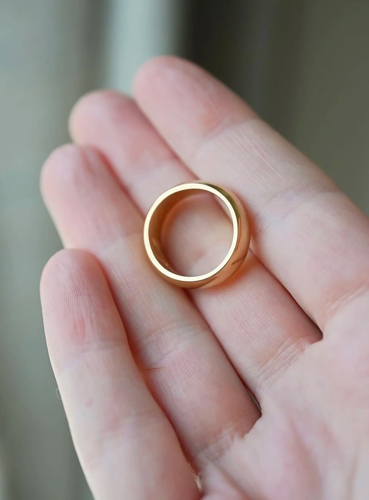 Incredibly Beautiful and Rare Wide Band Ring 18K Gold