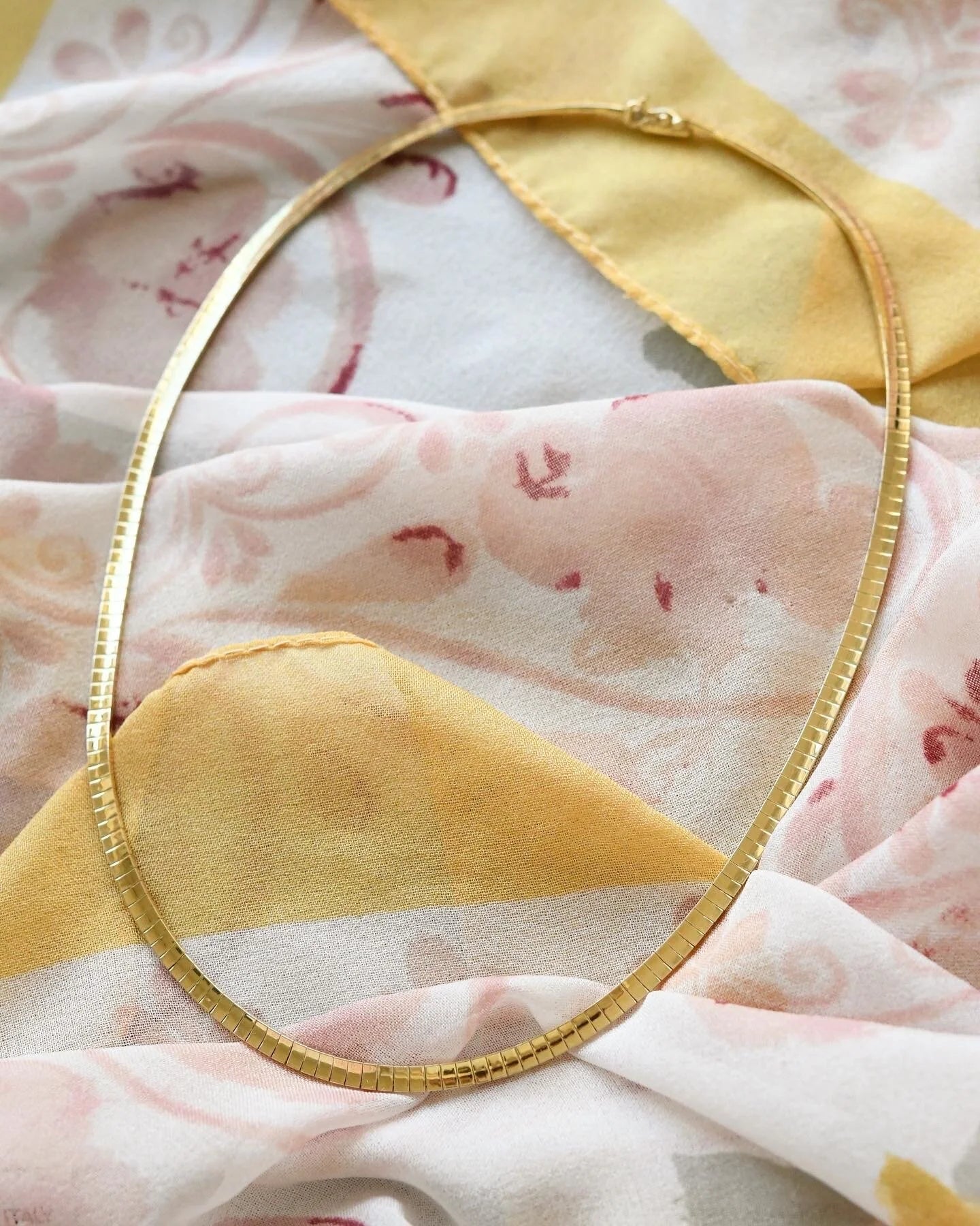 Beautiful Liquid Gold Necklace 14K 1970s