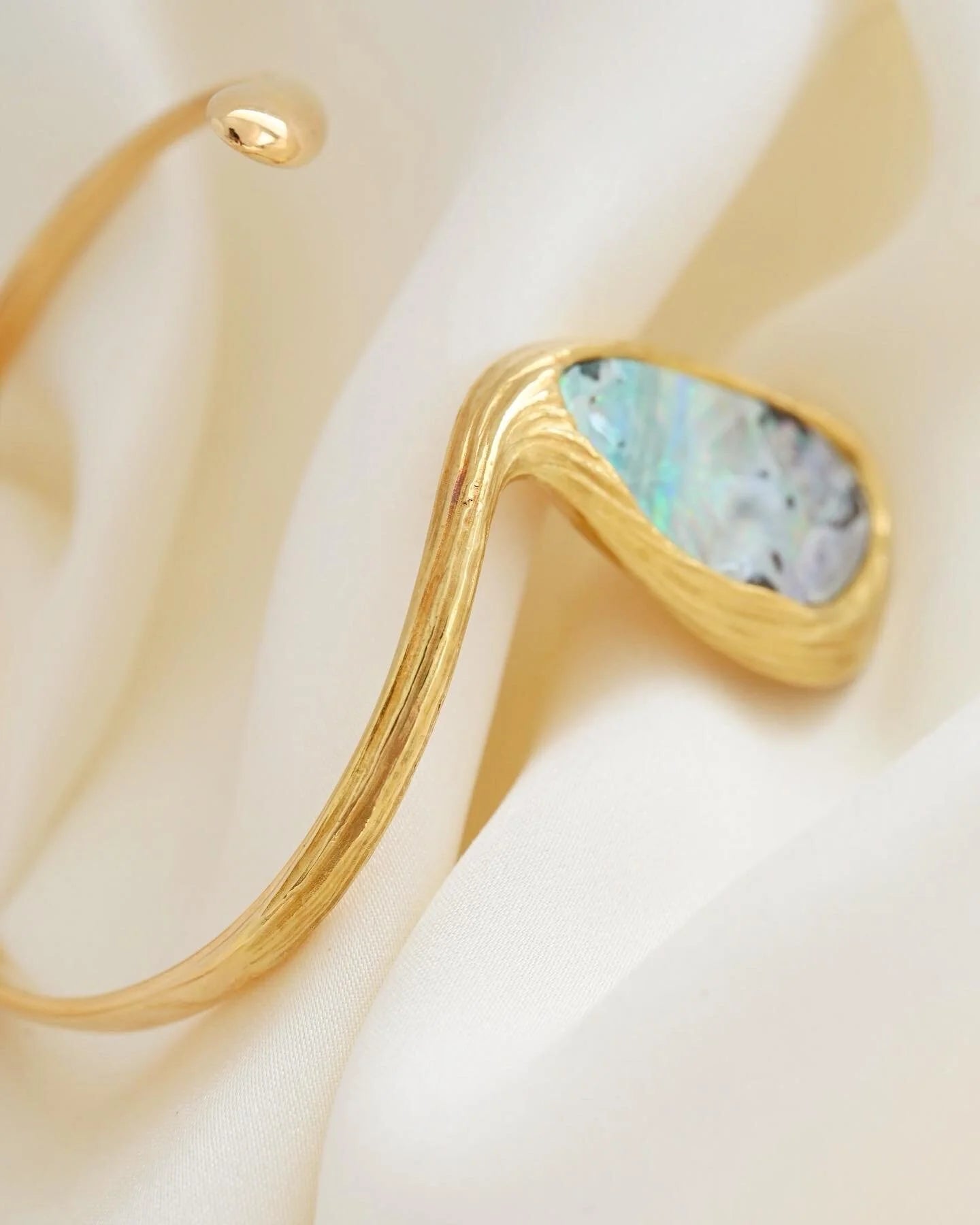 Extraordinary Stunning Natural Opal Bracelet 1970s