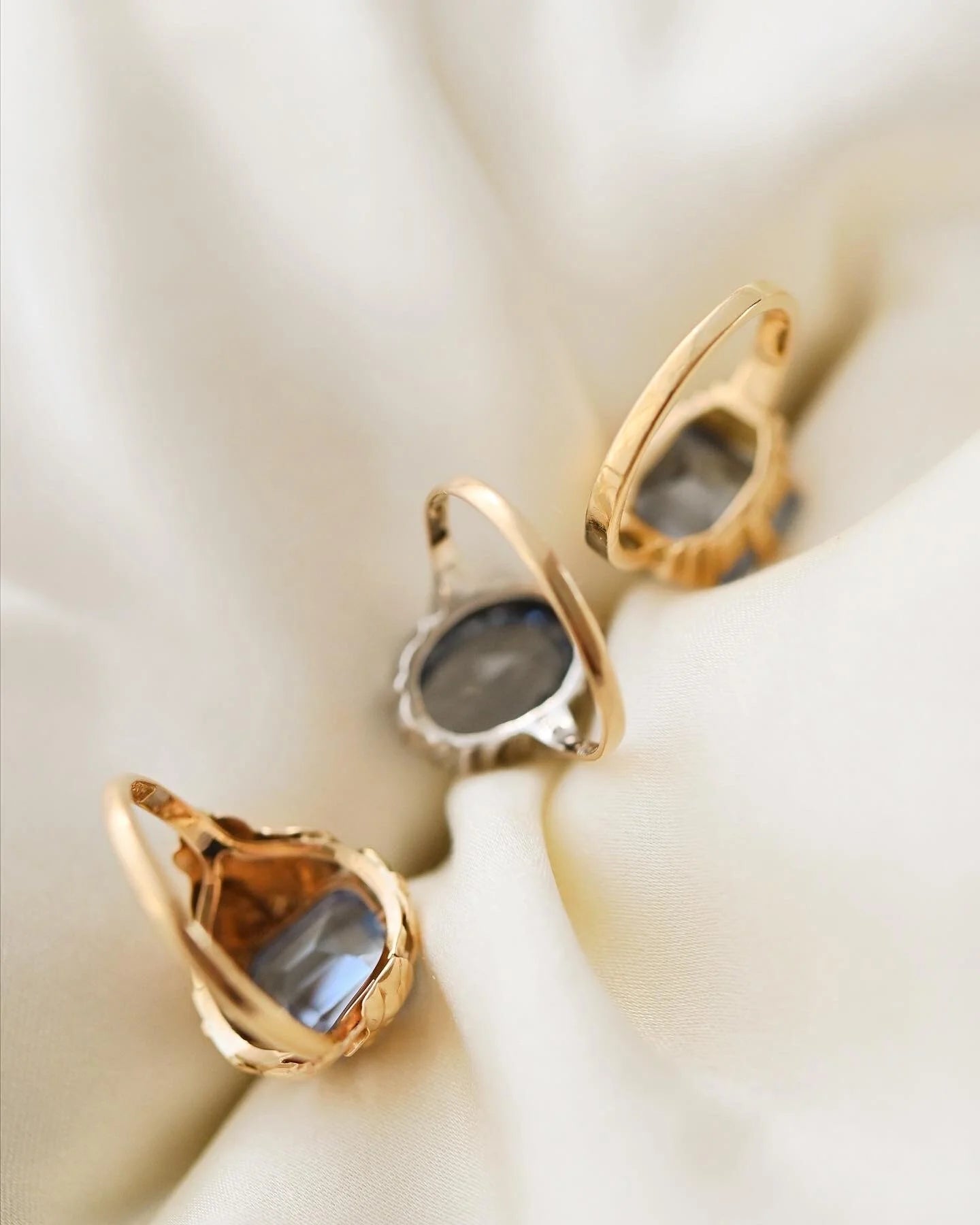 Beautiful Old Baby Blue Spinel Rings 18K Gold 1920-1950