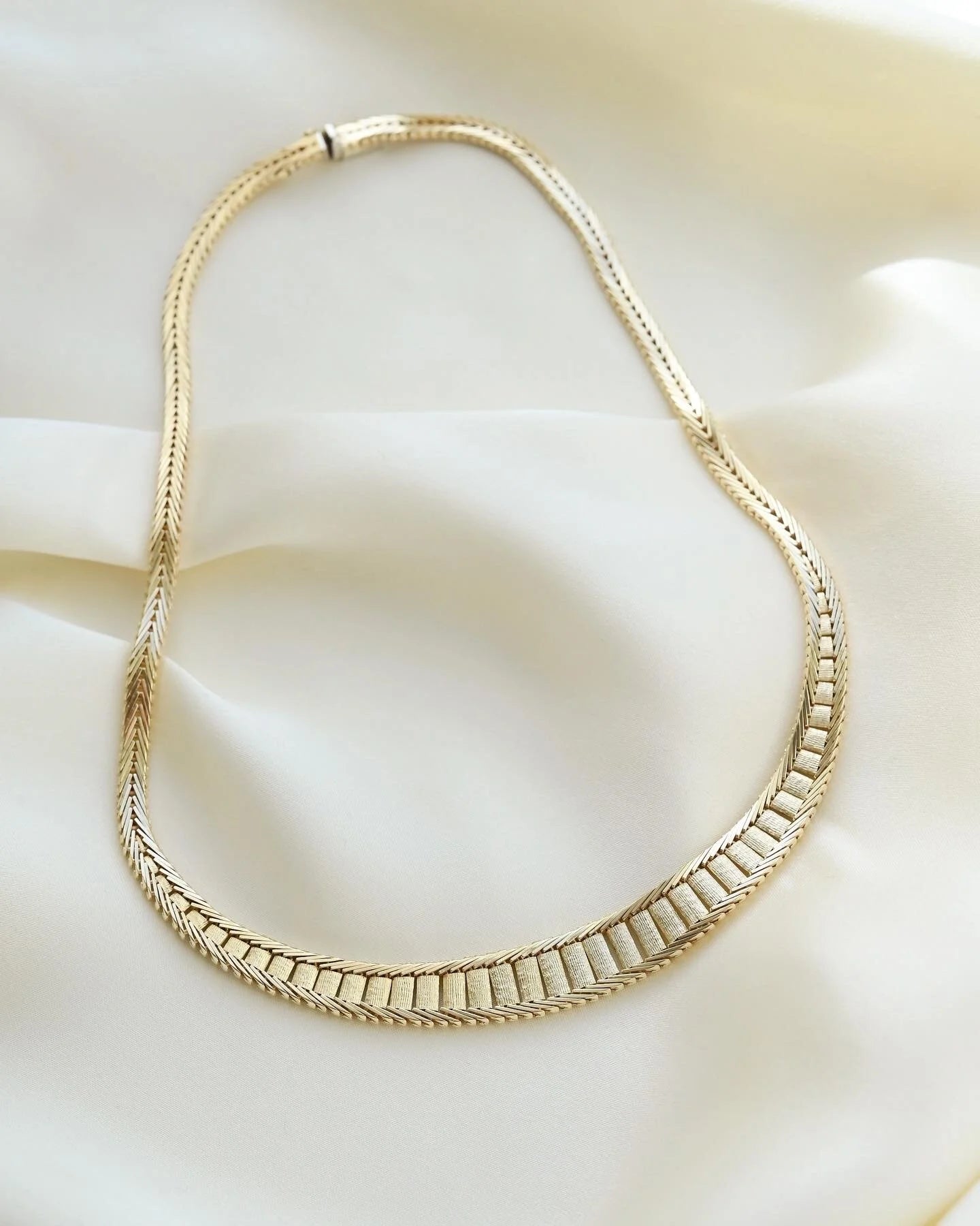 RARE Stunning Geneva Link Variant Necklace 14K Gold 1970