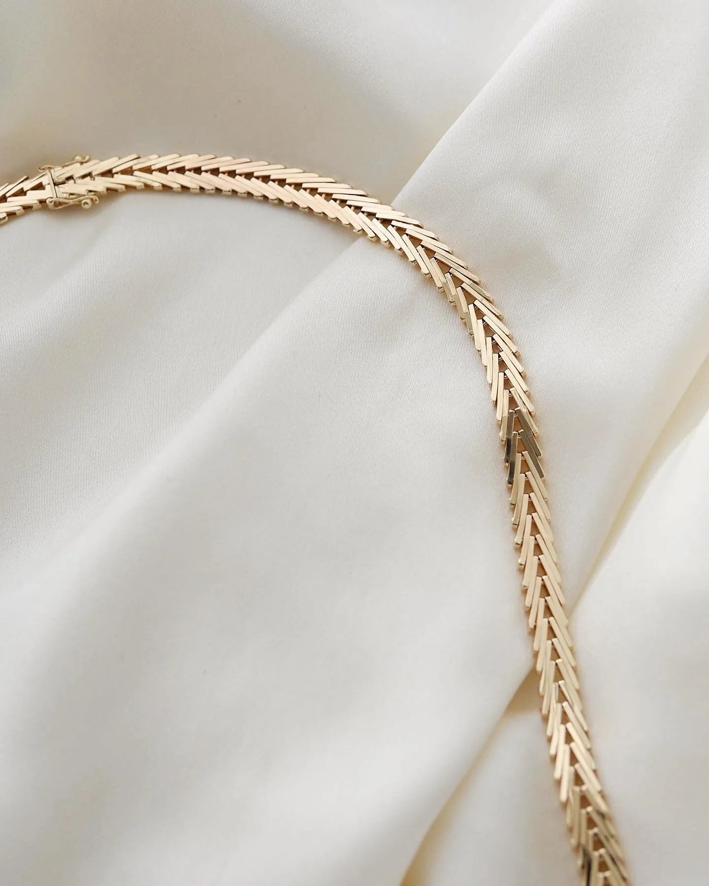 Long Amazing Rare Geneva Link Necklace 14K Gold 1960