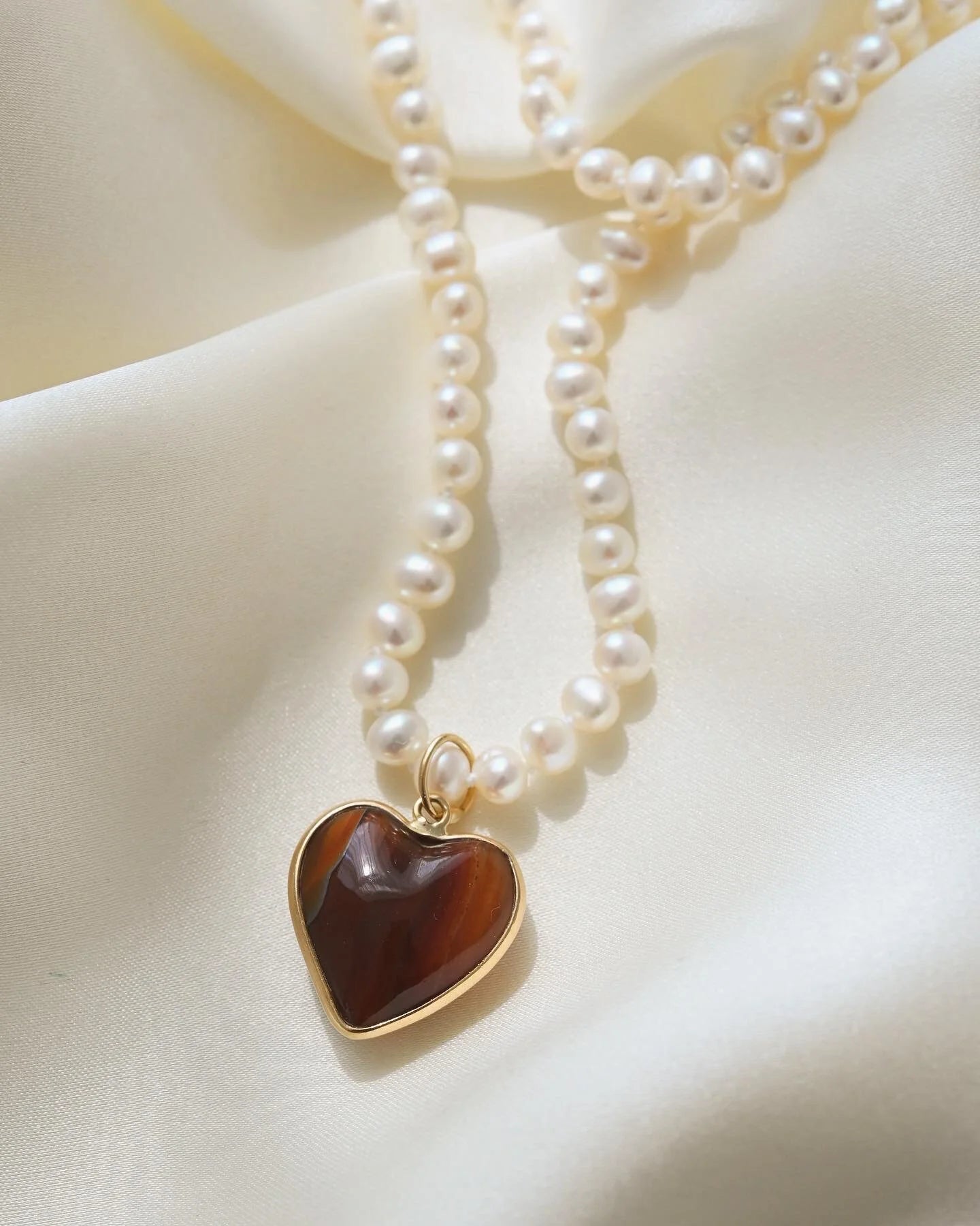 Sublime Banded Agate Heart Pendant 18K Gold