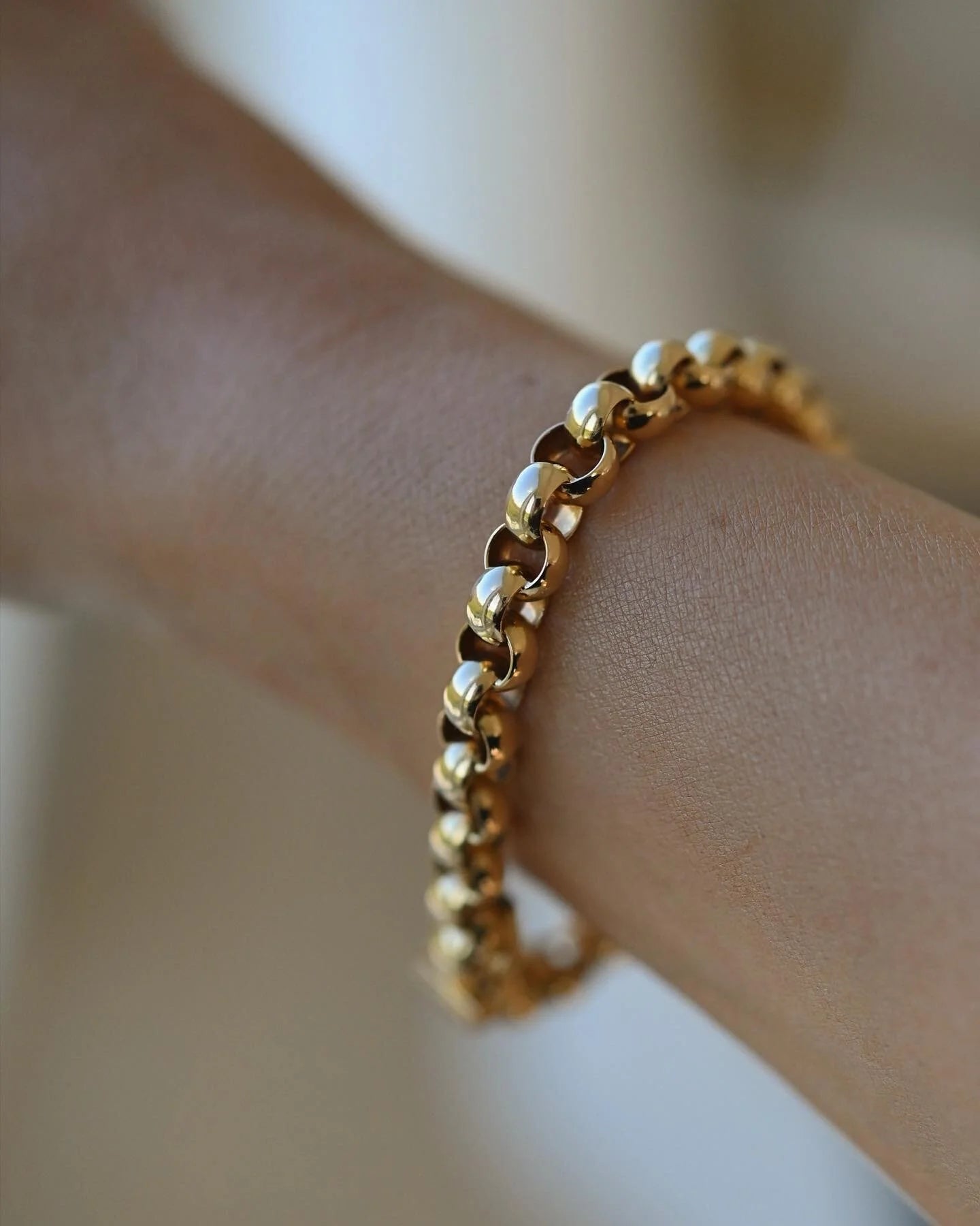 Perfect Condition Vintage Rolo Link Bracelet 18K Gold Sweden 1970