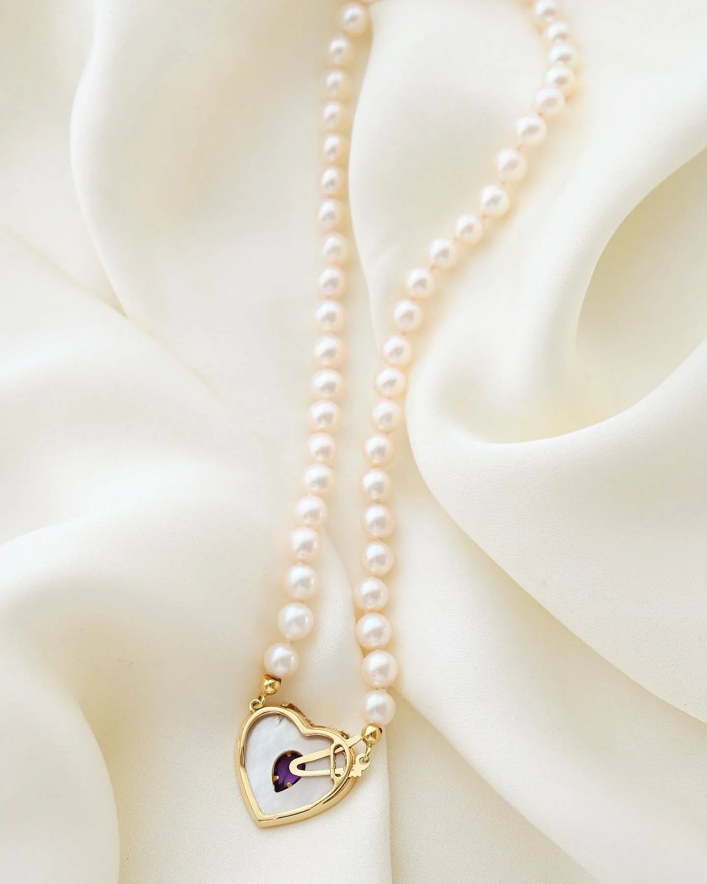 Pearl Dream Choker with Amethyst, Mother of Pearl and 18K Gold