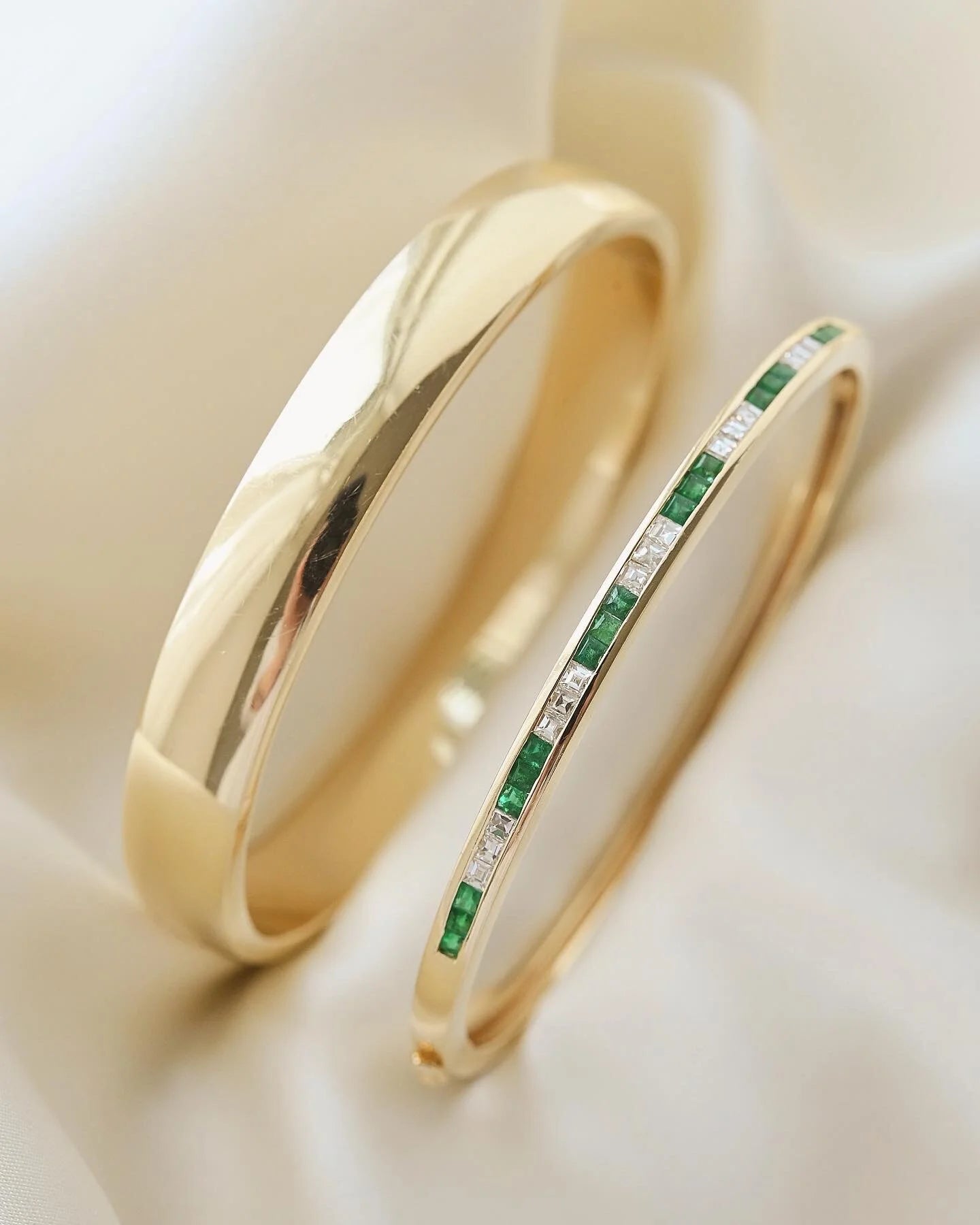 Stunning Carré Cut Emerald x Diamond Vintage Bangle 14K Gold