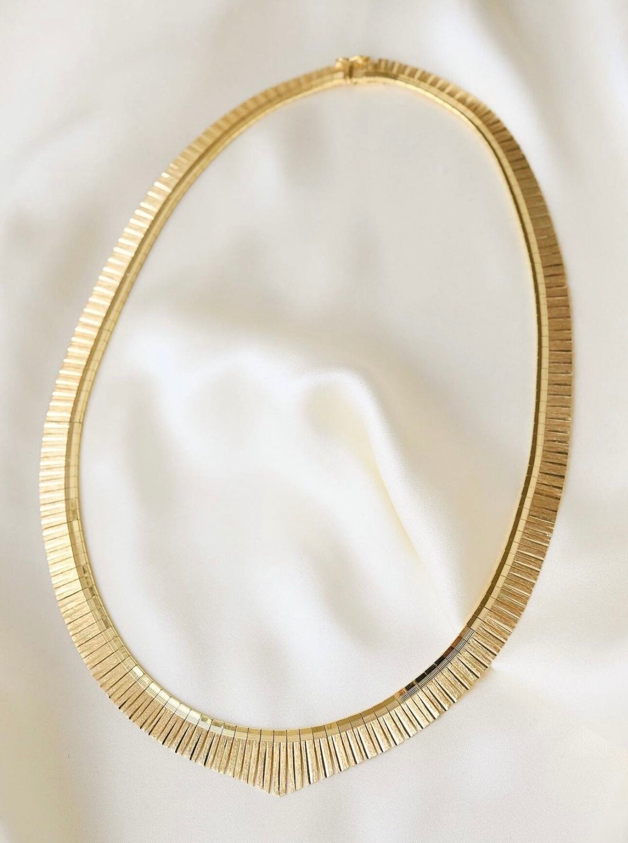 Insane Heavy Goddess Necklace 18K Gold