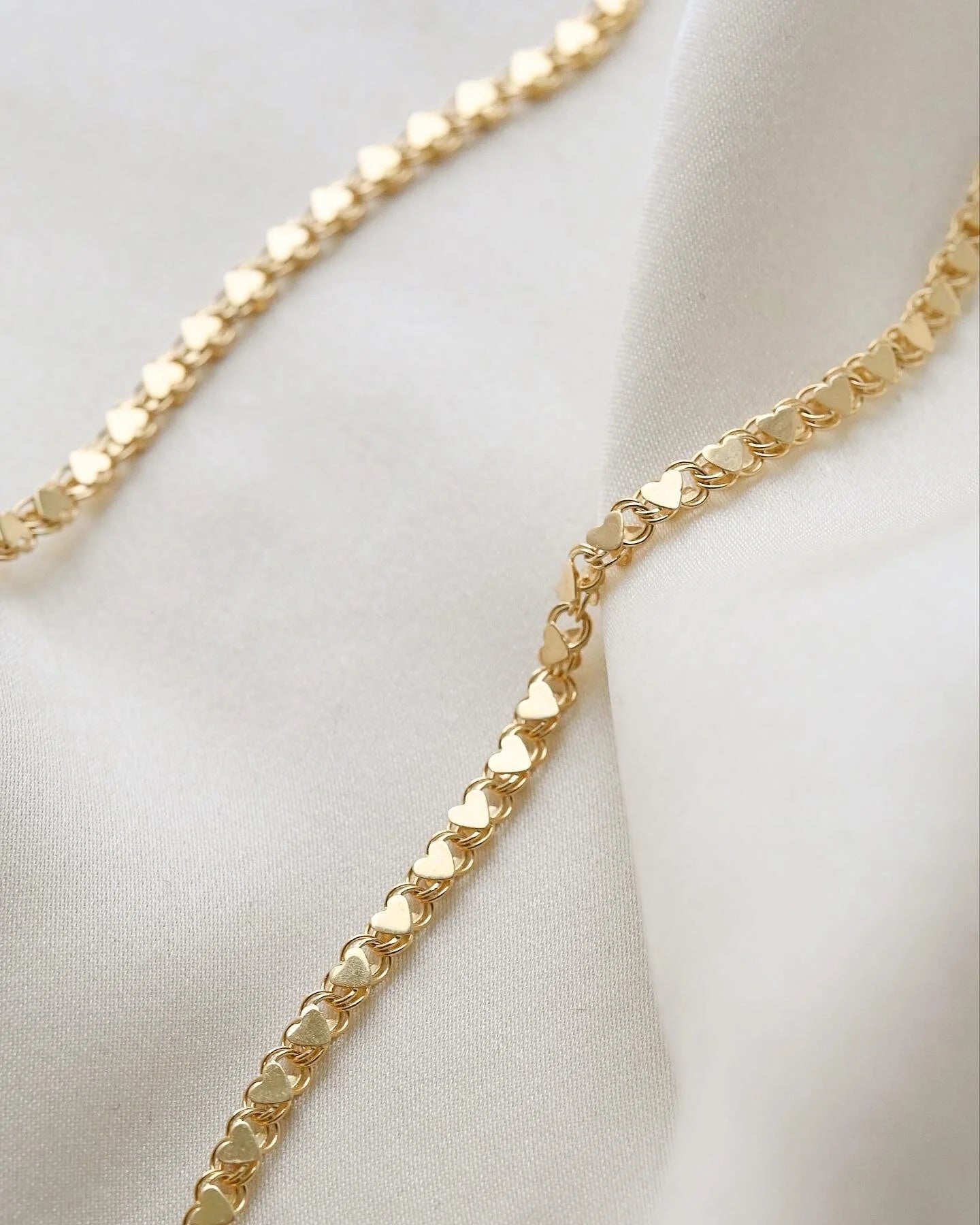 Stunning Rare Tiny Hearts Link Chain Necklace 14K Gold