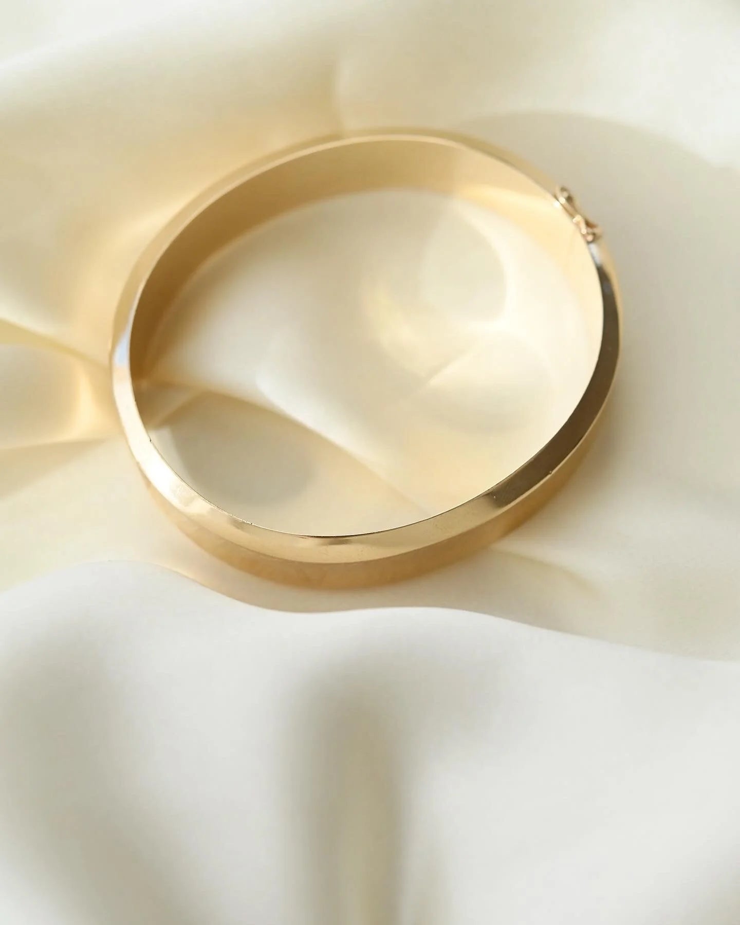 Brilliant Danish Vintage Bangle 14K Gold 1970s