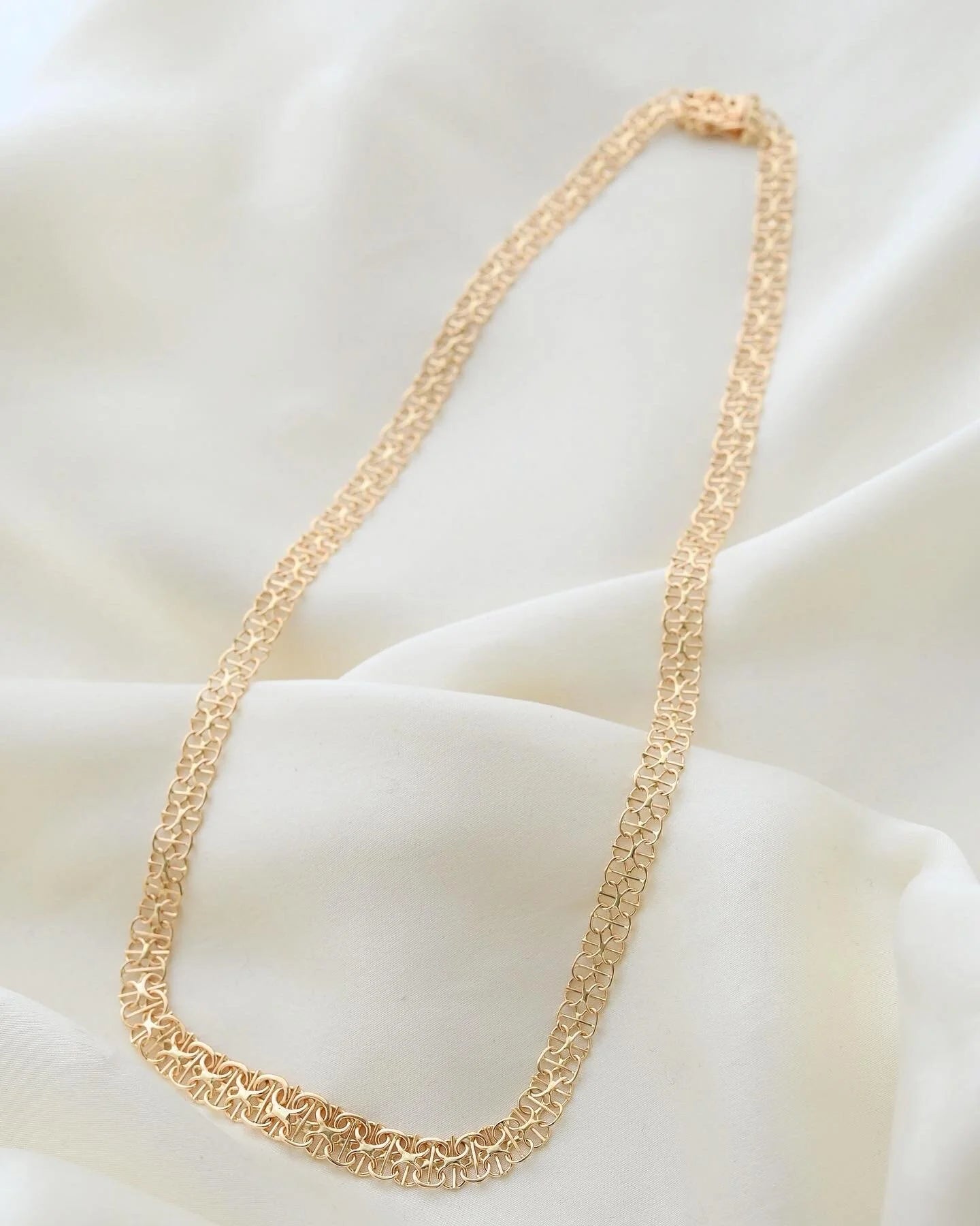 Beautiful Swedish Vintage X Link Necklace 18K Gold