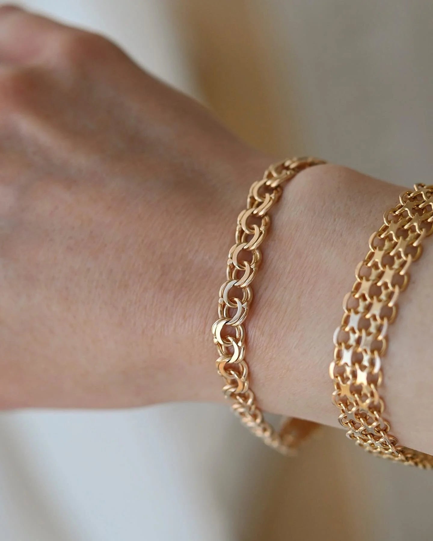 Stunning Heavy Swedish Bismarck Bracelet 18K Gold 1960