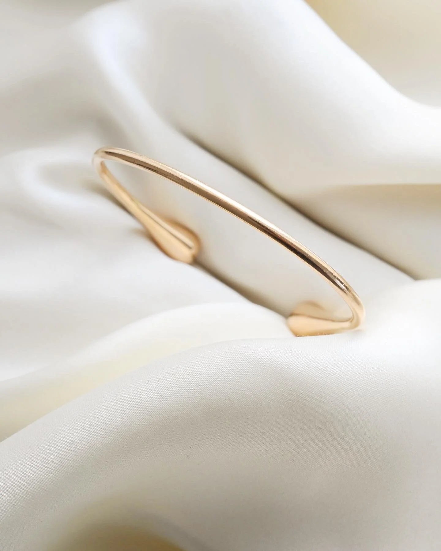 The Most Elegant Bangle 18K Gold 1990