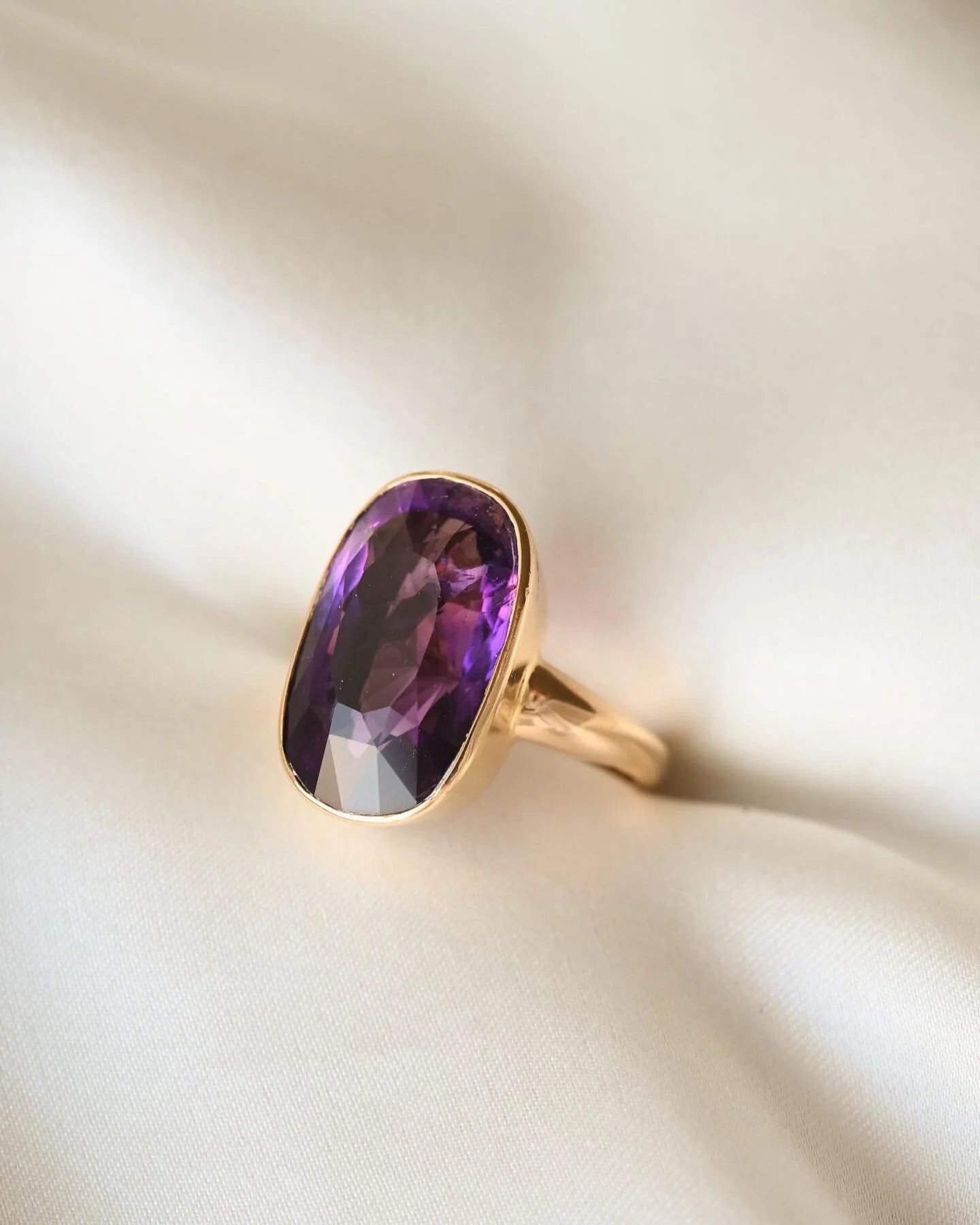 Shipping included! Gorg Antique Amethyst Ring 18K Gold 1928