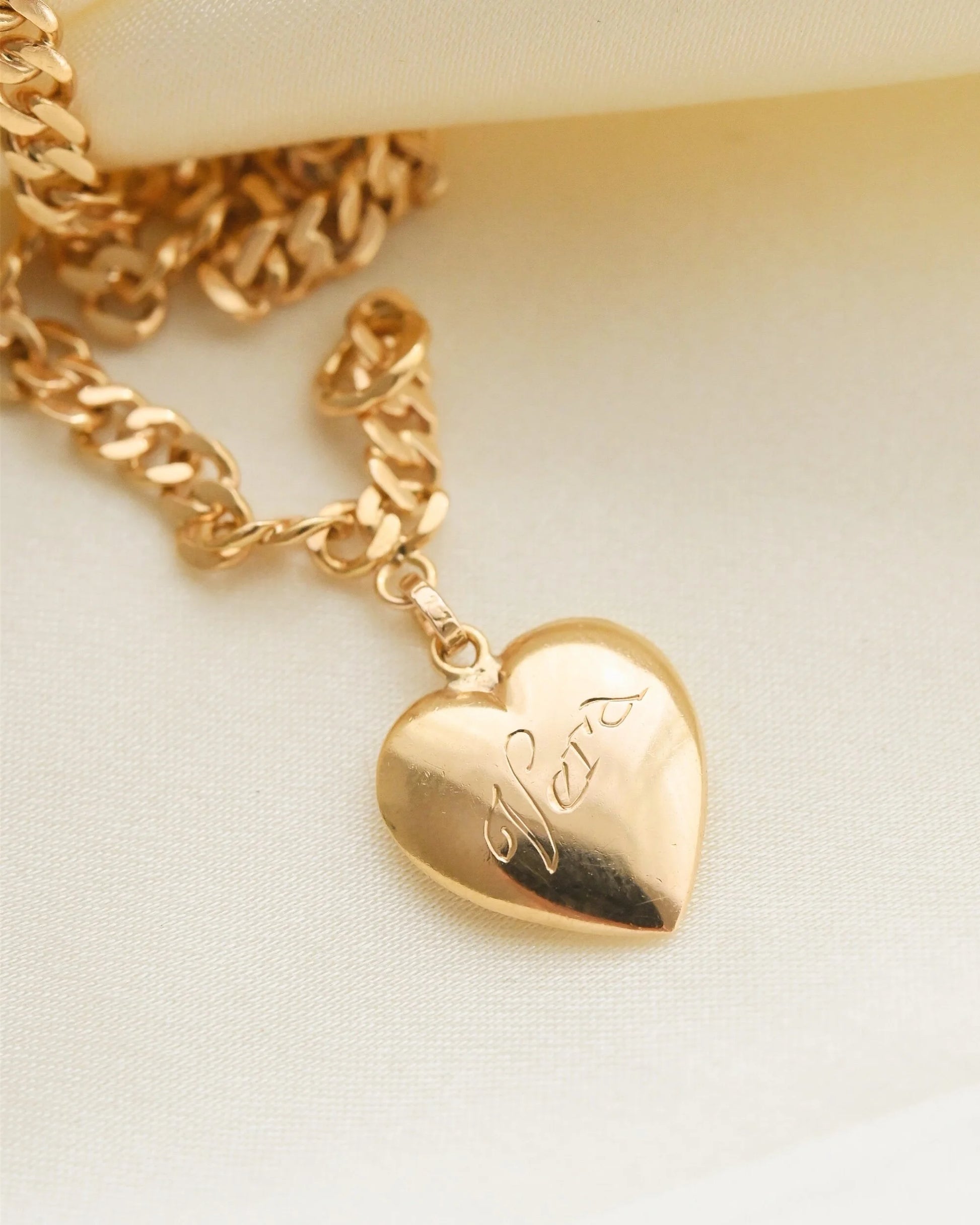 Cute Classic Curb w Puffy Heart 18K Gold 1955
