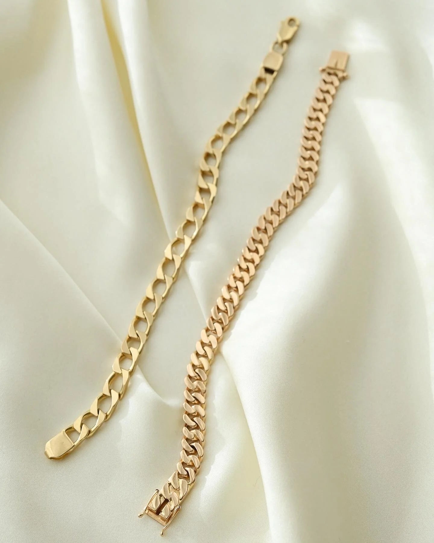 Amazing Rare Square Curb Link Bracelet 18K Gold 1970s