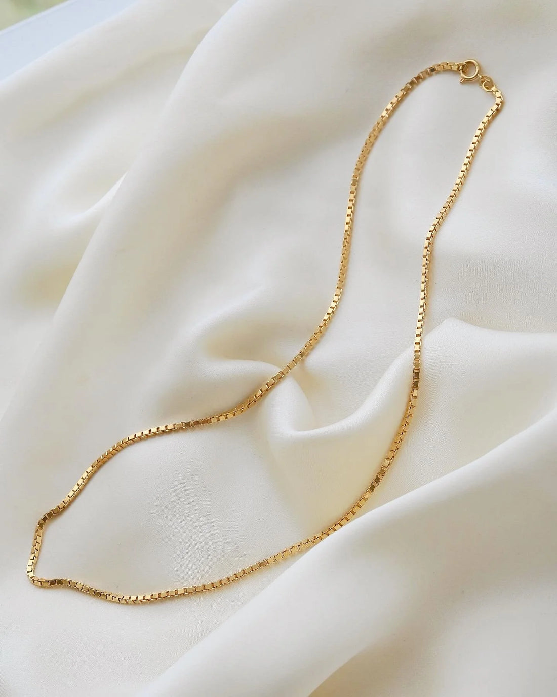 Super Substantial Long Vintage Box Chain 18K Gold 1970