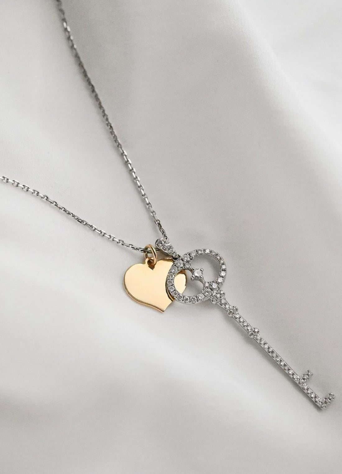 Amazing Vintage Heart Pendant 18K Gold Sweden 1976
