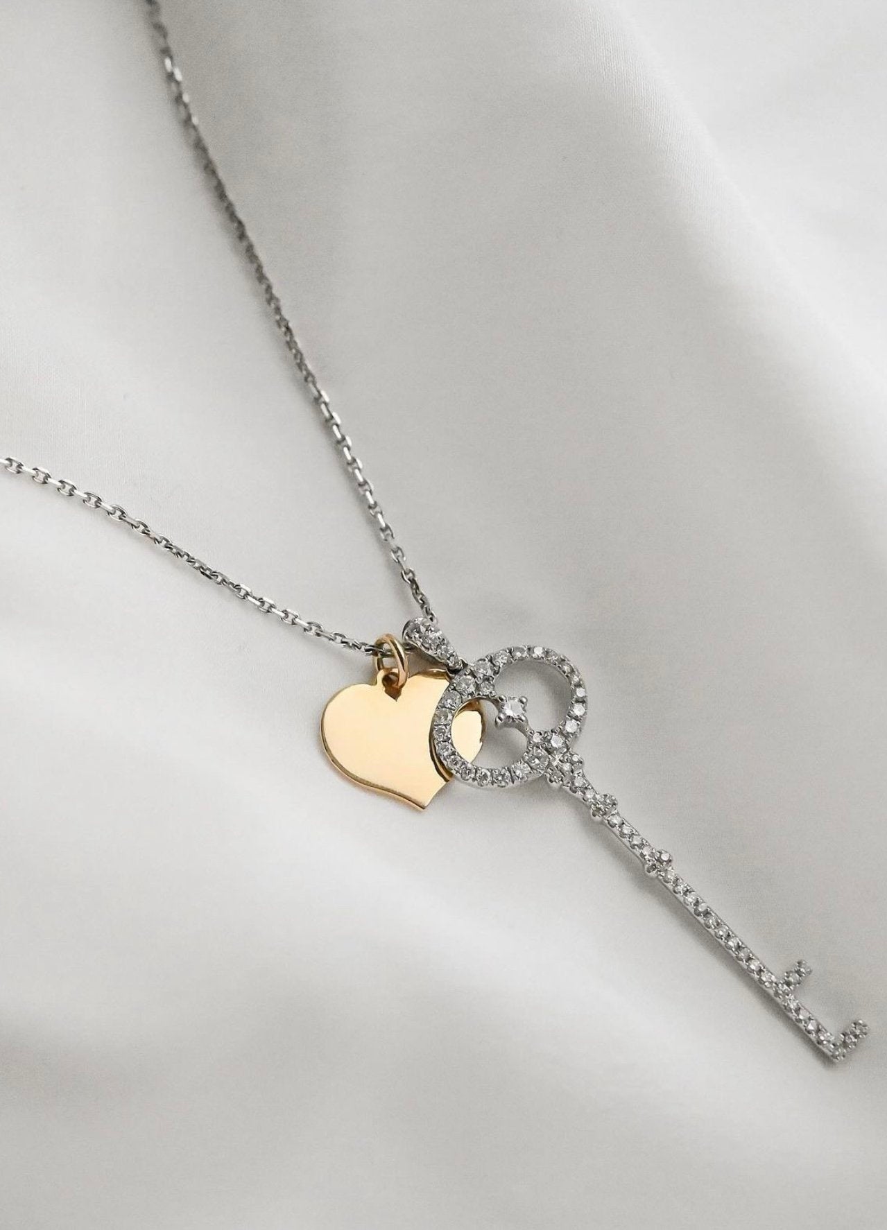 Amazing Vintage Heart Pendant 18K Gold Sweden 1976