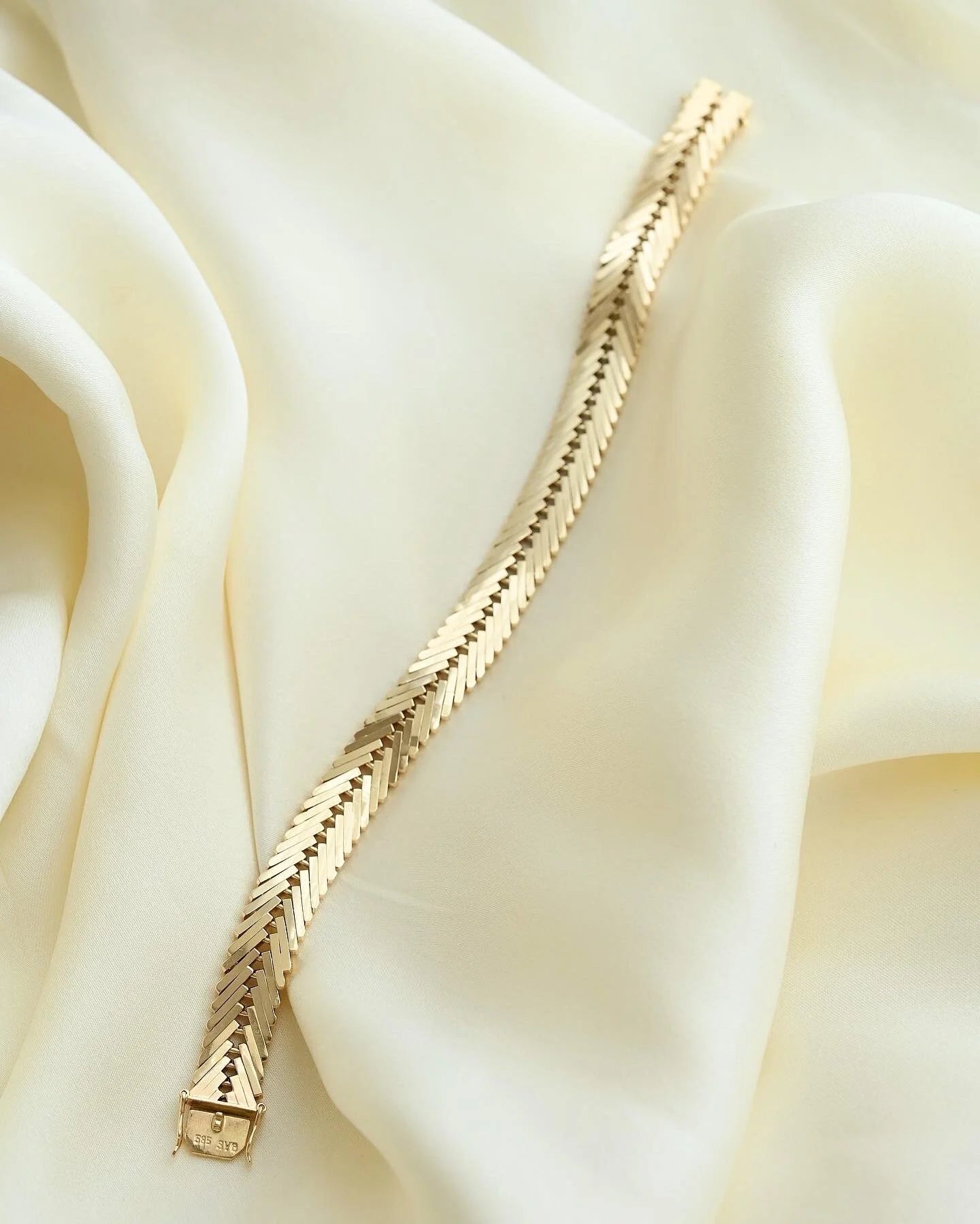 Ultra Shiny, Sparkly Snake Like Bracelet by Svend Glymers 14K Gold 1960s
