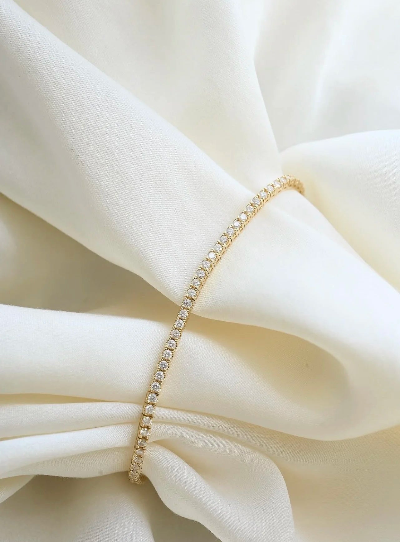 Extraordinary Beautiful Great Quality Diamond Tennis Bracelet 18K Gold Denmark
