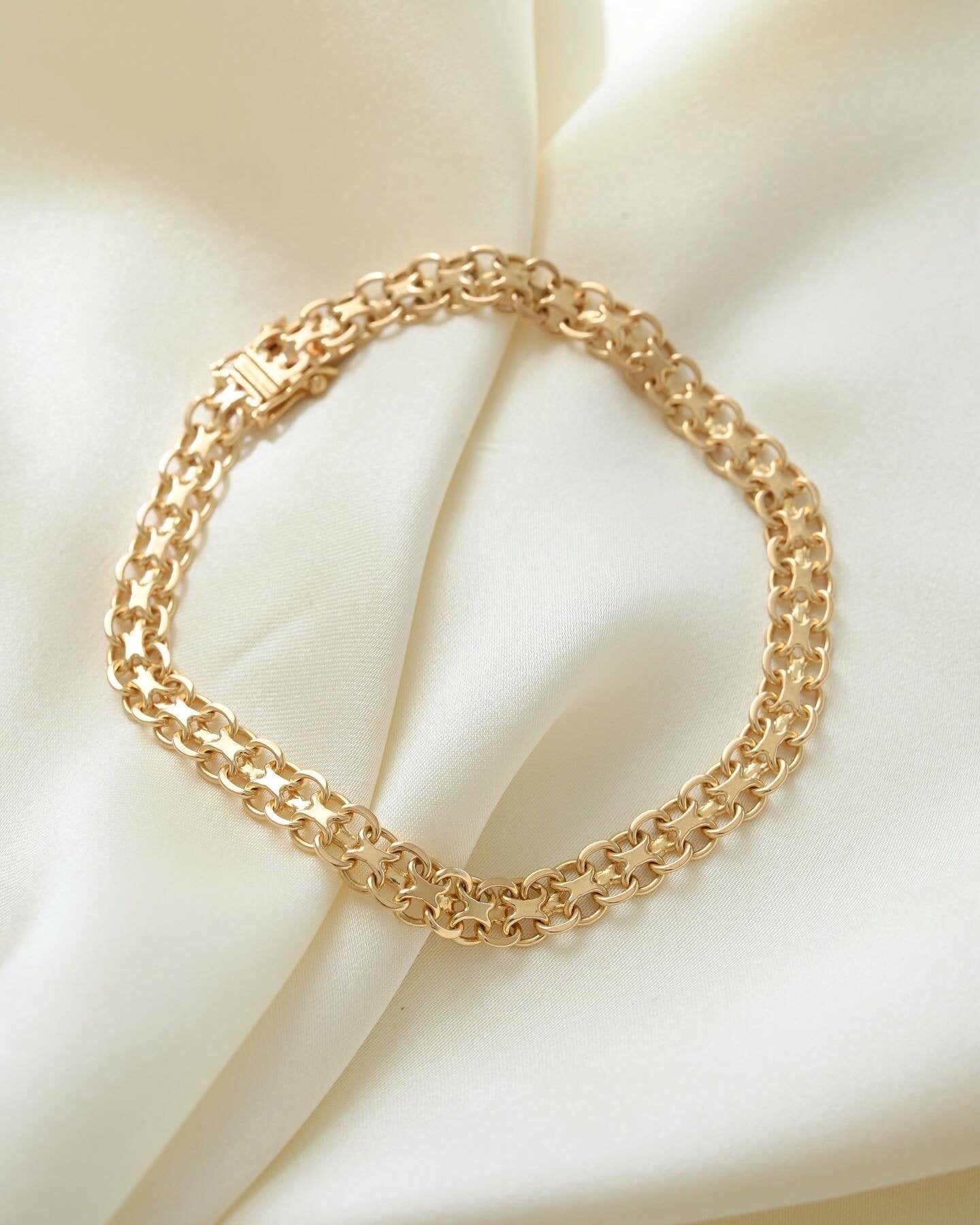 Beautiful Capricorn X Link Bracelet 18K Gold 1959