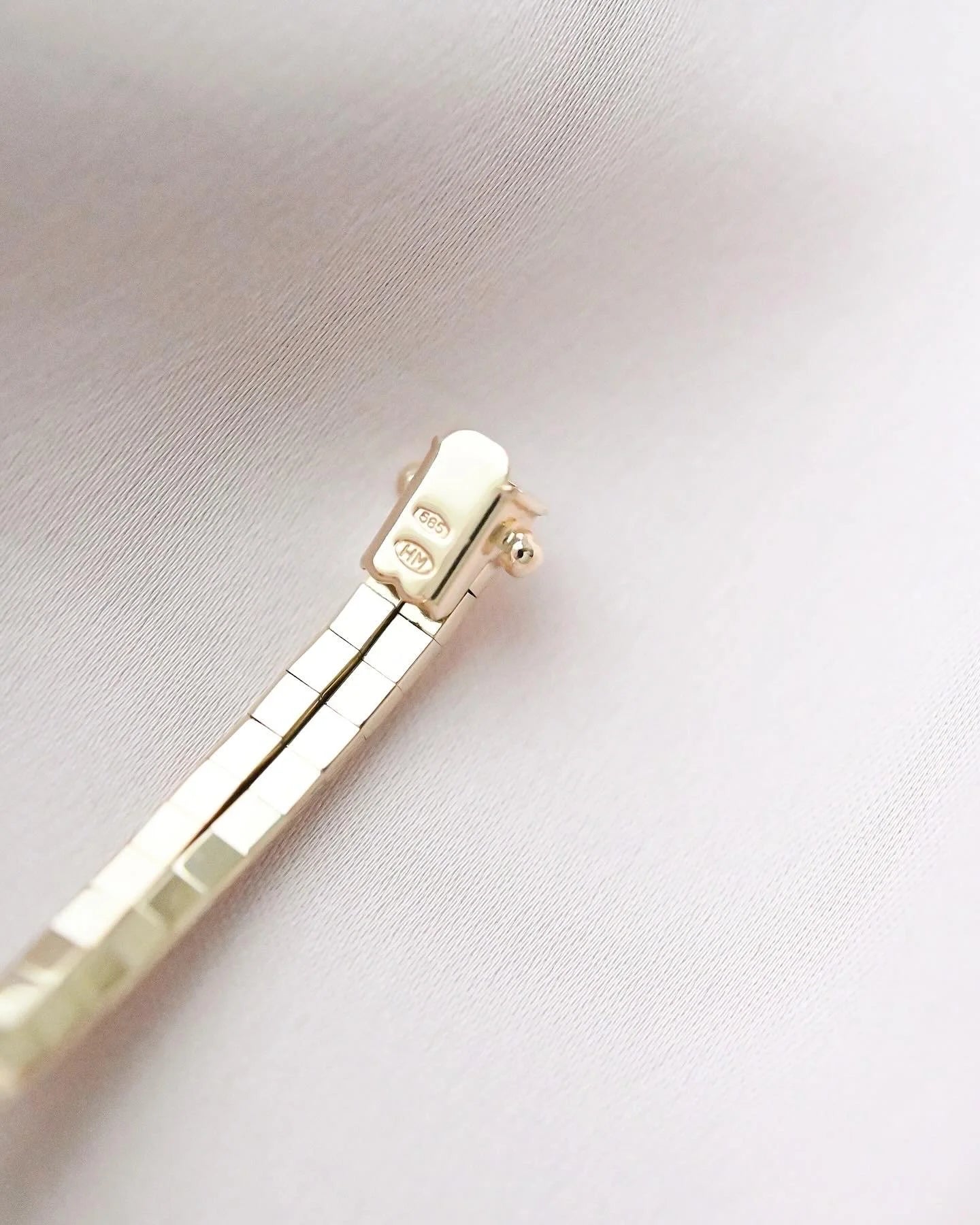Gorgeous 1970s Italian Vintage Dream Bracelet 14K Gold