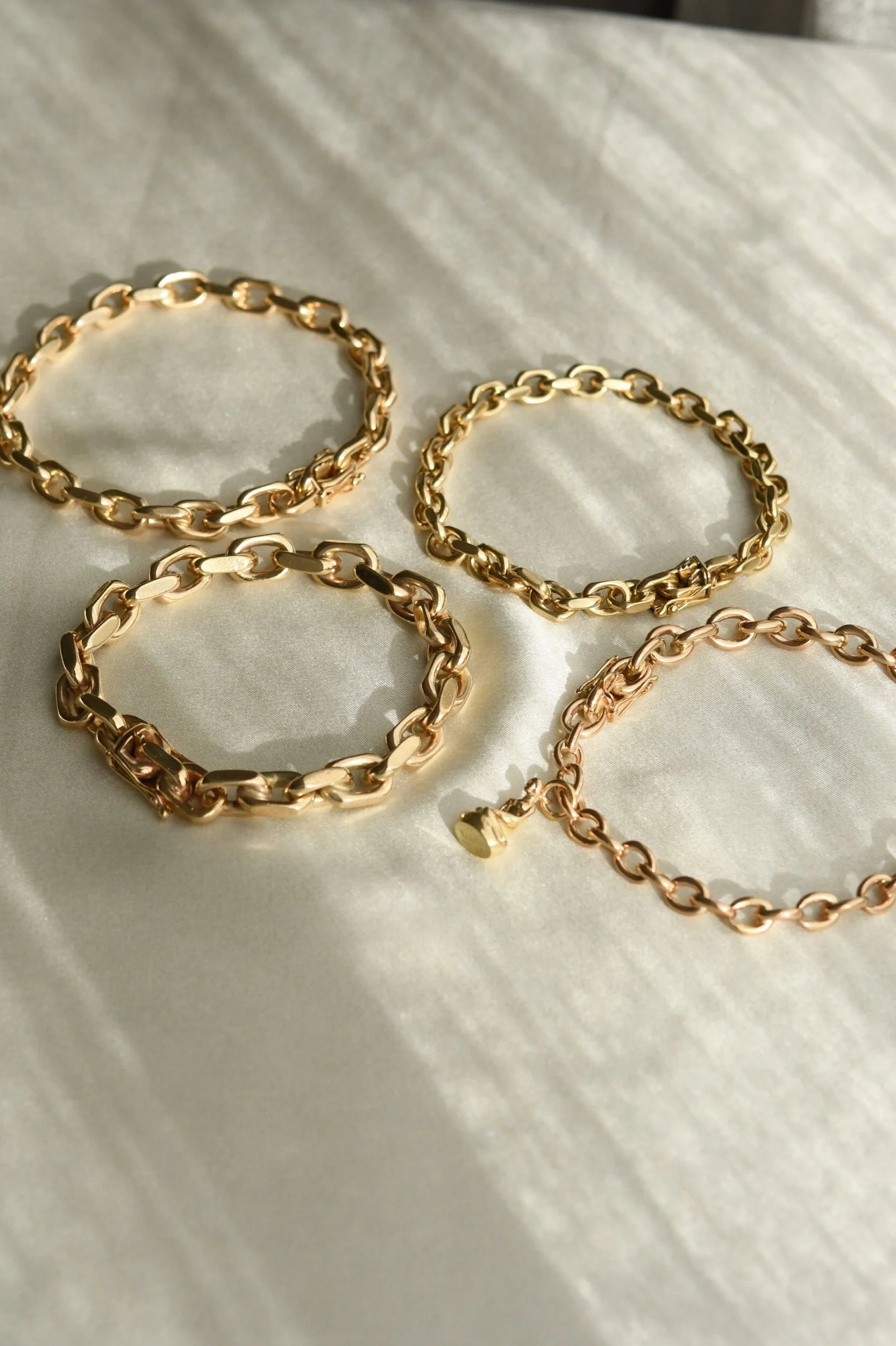 Sublime Heavy Sizeable Danish Anchor Link Bracelet 14K Gold