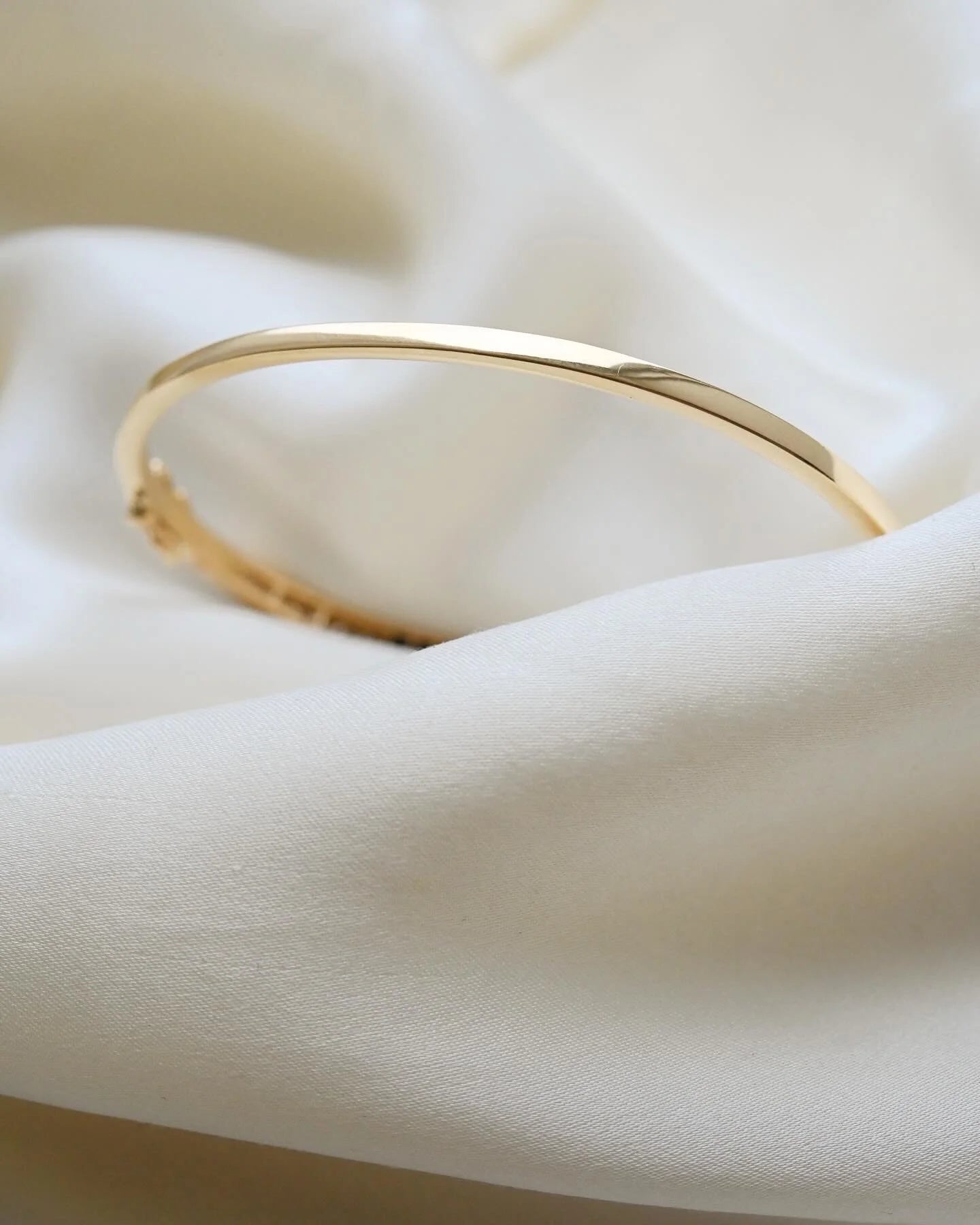 All Great Things In One Vintage Bangle 18K Gold 1970s