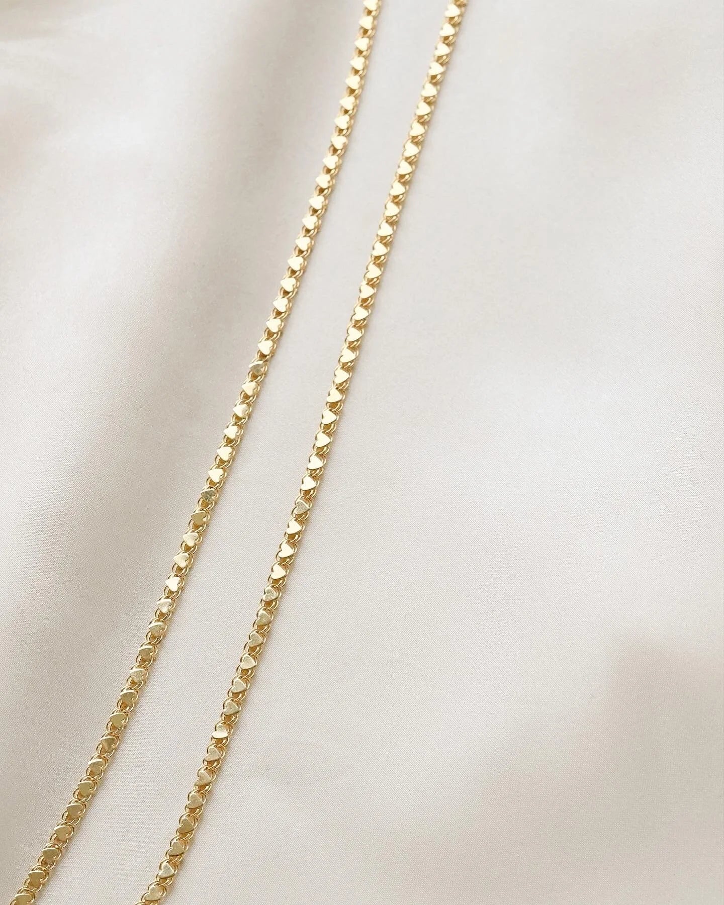 Stunning Rare Tiny Hearts Link Chain Necklace 14K Gold