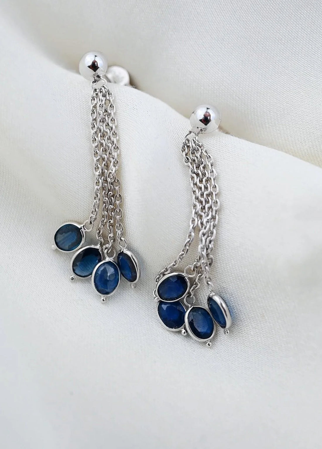 A Cascade of Sapphire Vintage Earrings 18K White Gold and Silver 1990s