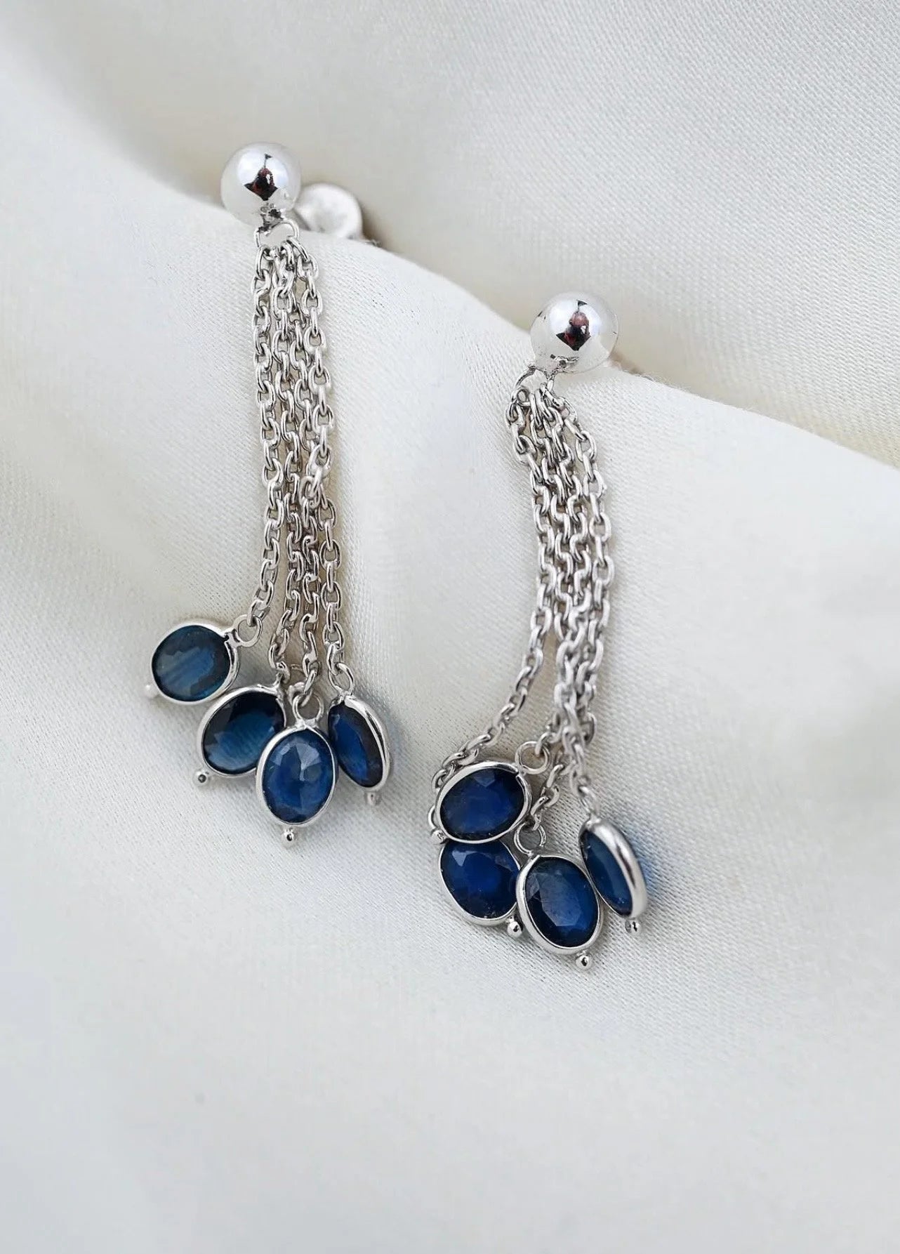 A Cascade of Sapphire Vintage Earrings 18K White Gold and Silver 1990s