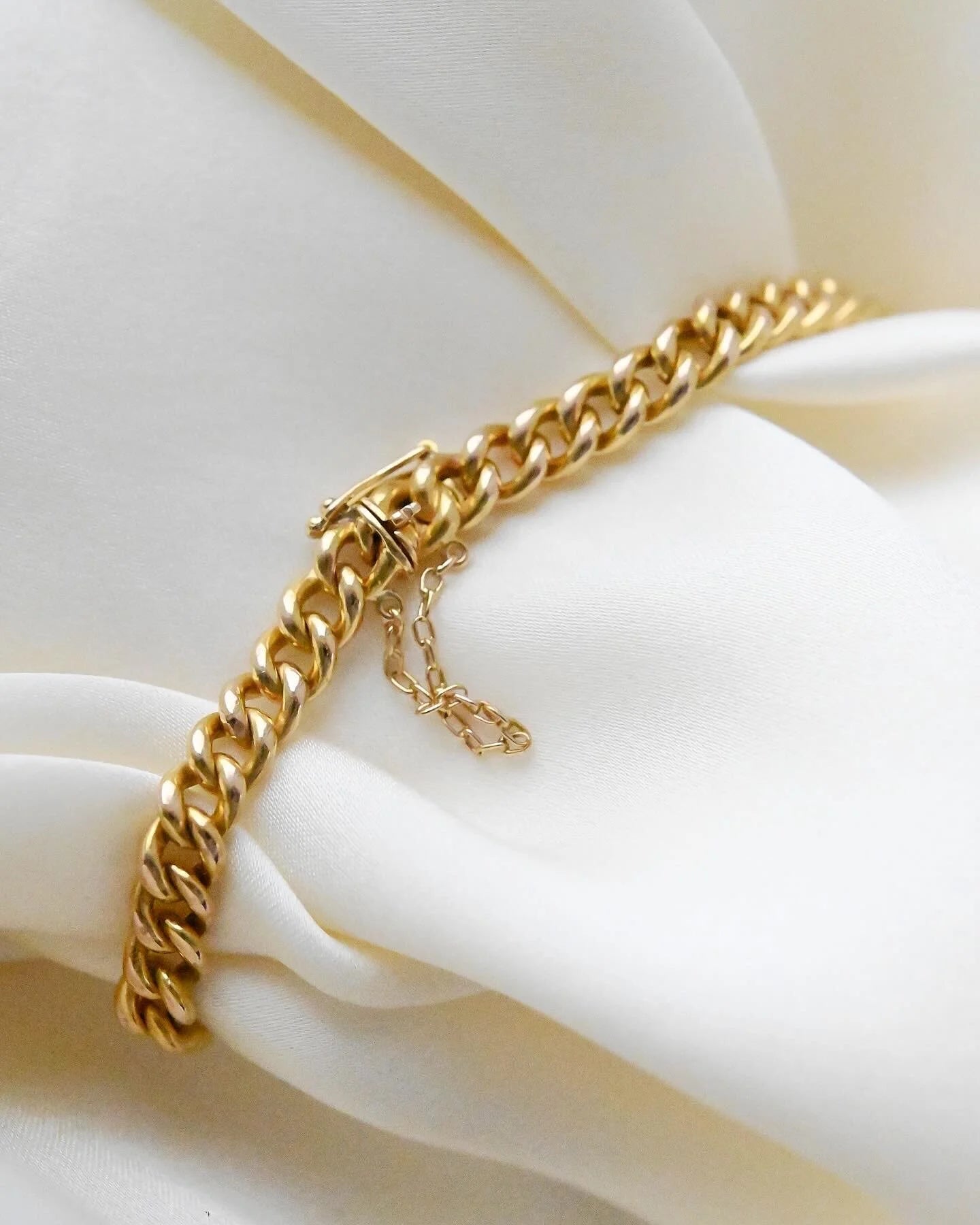 Extraordinary Beautiful Antique Bracelet w Diamonds and Sapphires 18K Gold Beg 1900s