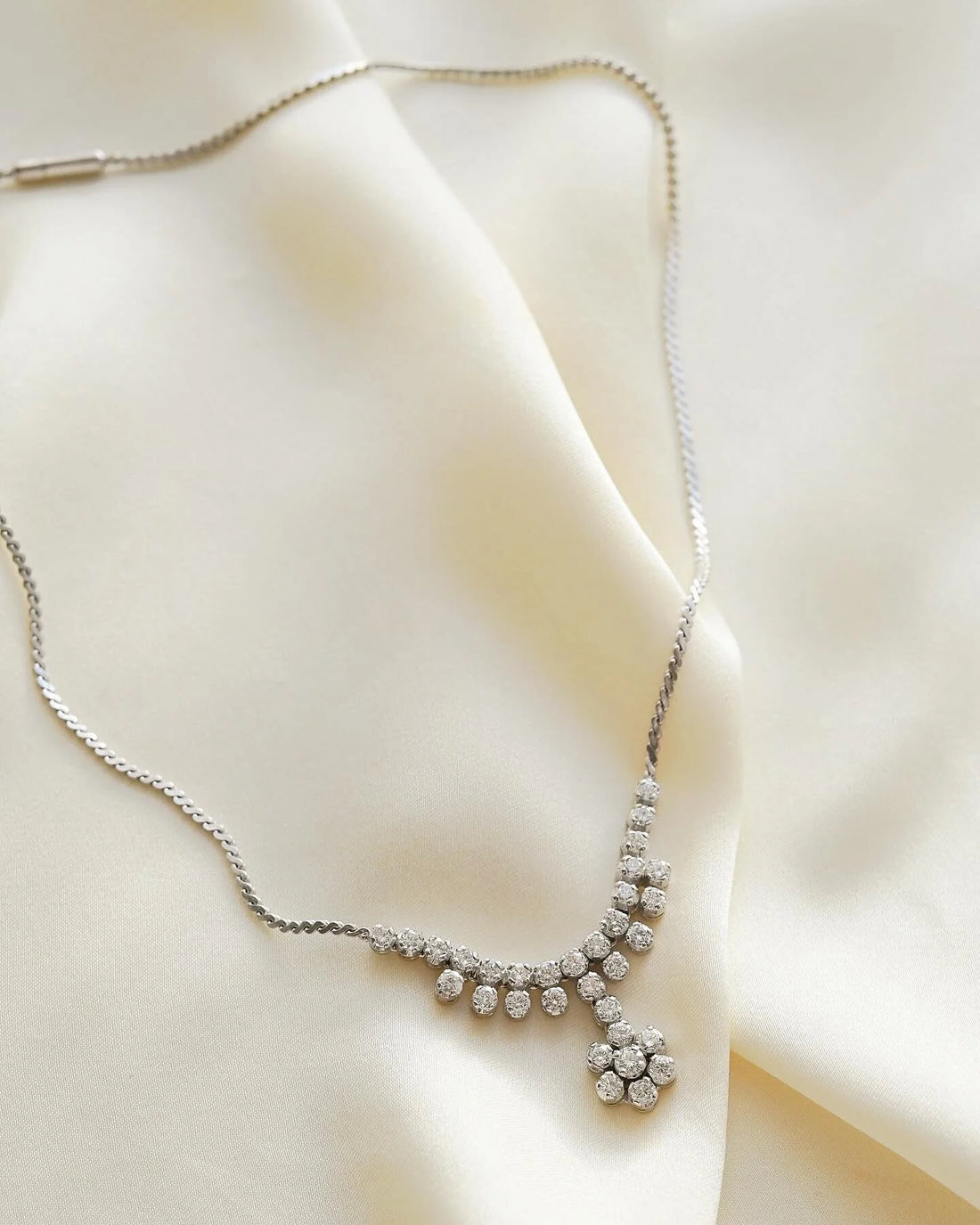 Carrie Bradshaw-esque Vintage Diamond Cluster Necklace 18K White Gold