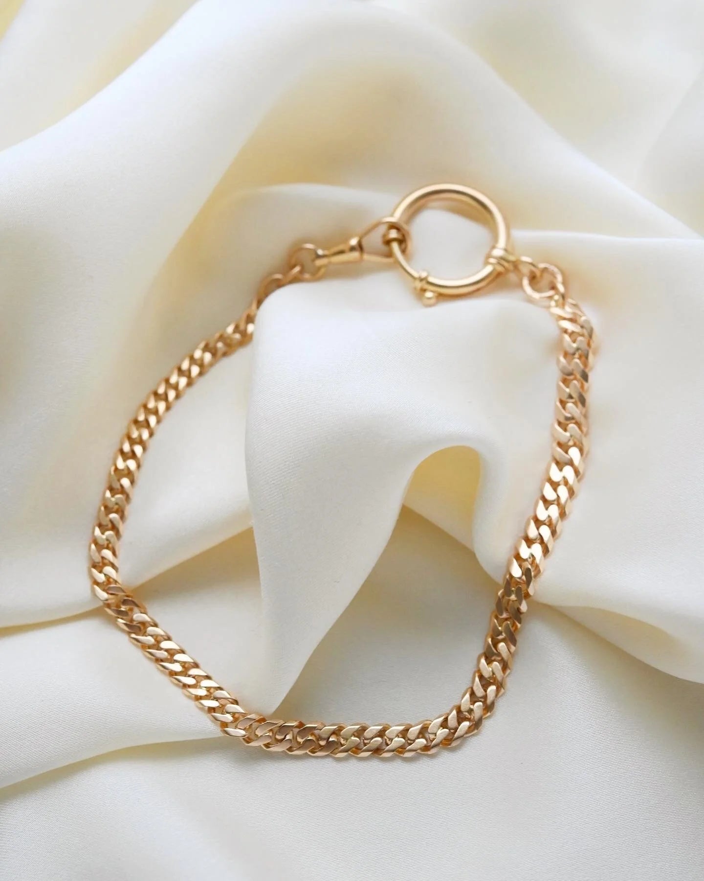 Stunning Watch Chain 10 Inches 18K Gold 1943