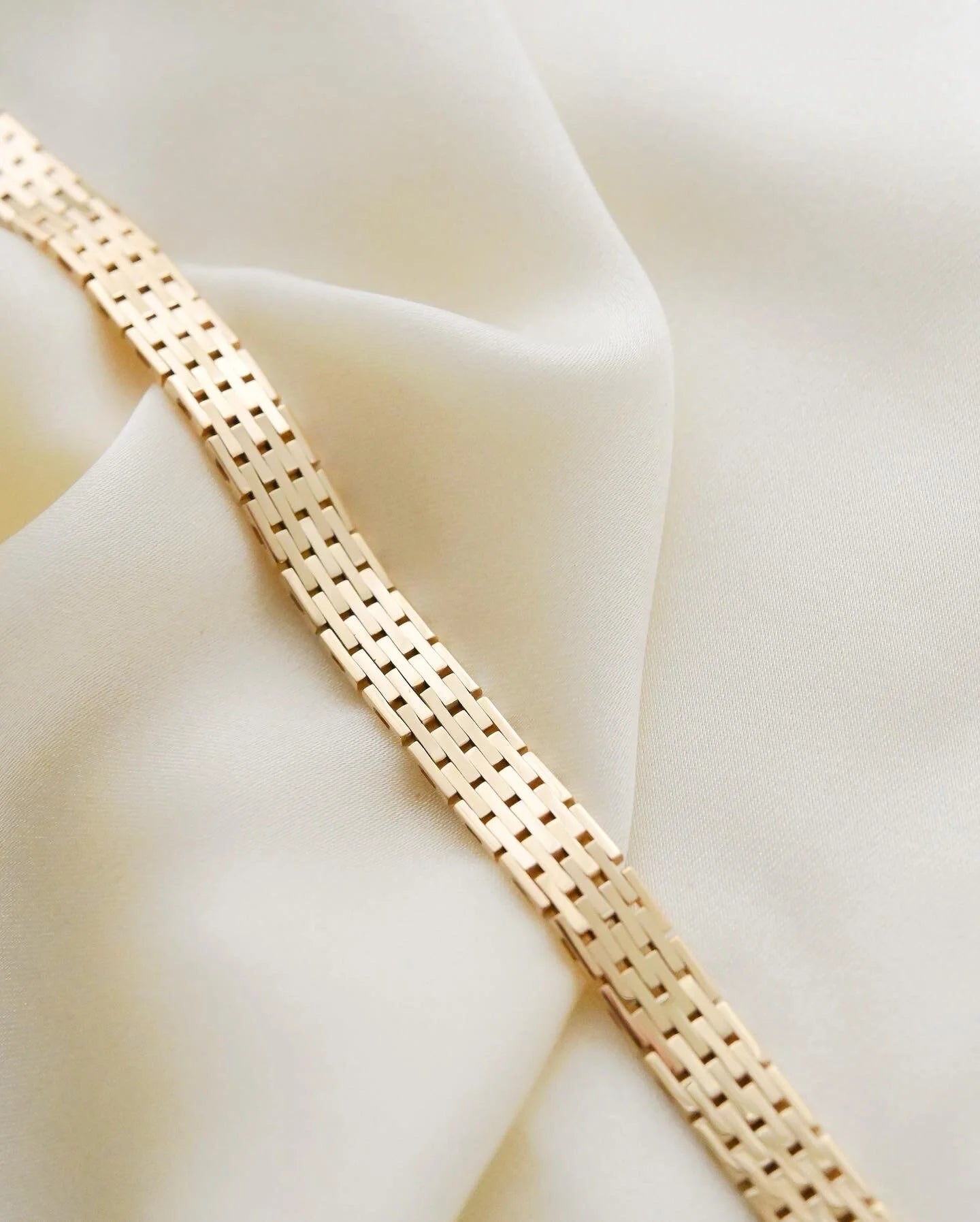 Beautiful Vintage Bracelet 14K Gold 1970s
