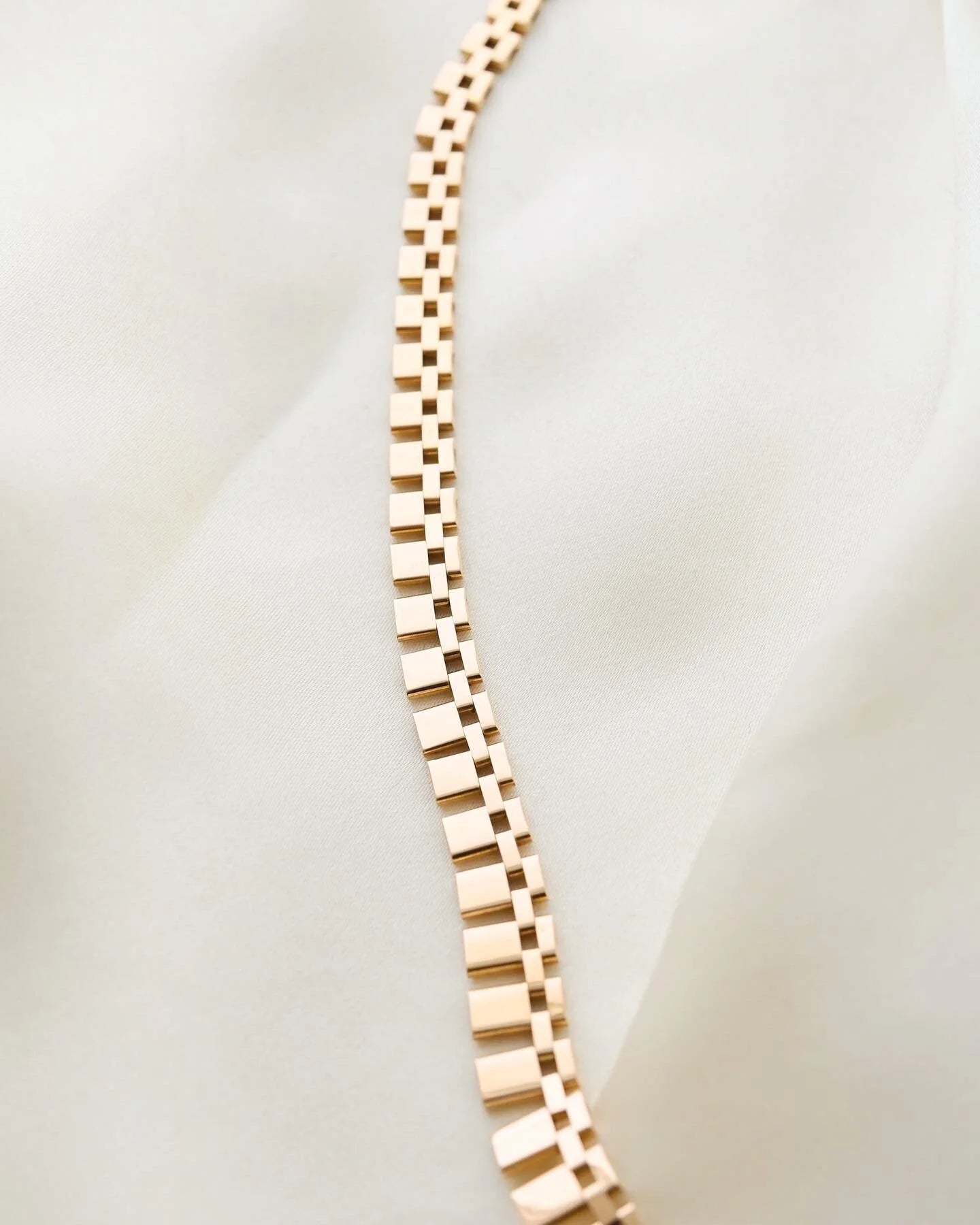 Superb Rare 18K!!!!!! Gold Brick Link Necklace