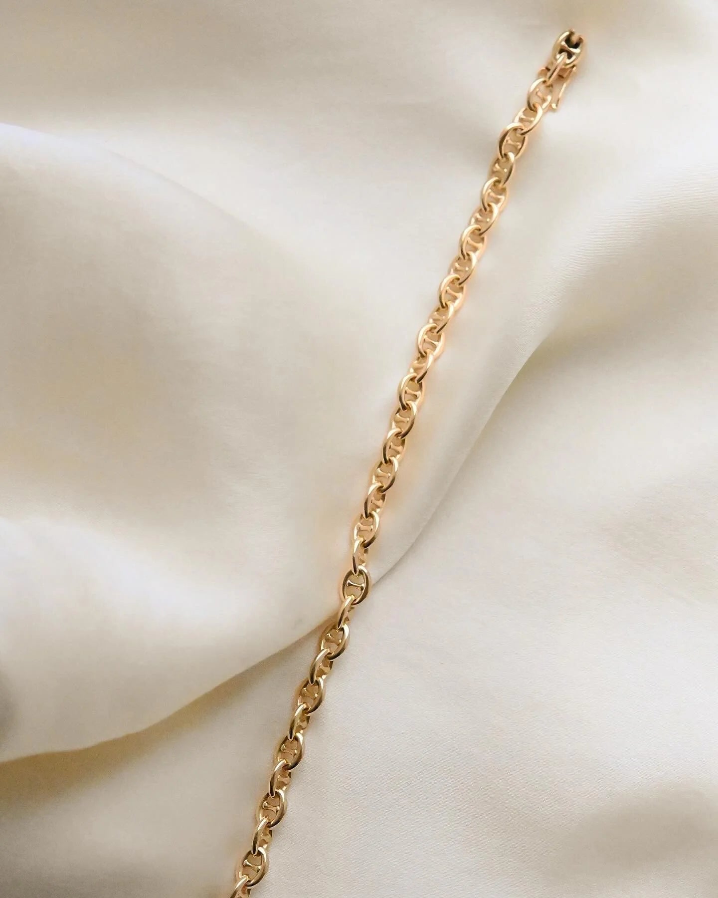 Old Rare Mariner /Gucci Link Bracelet from 1934 18K Gold