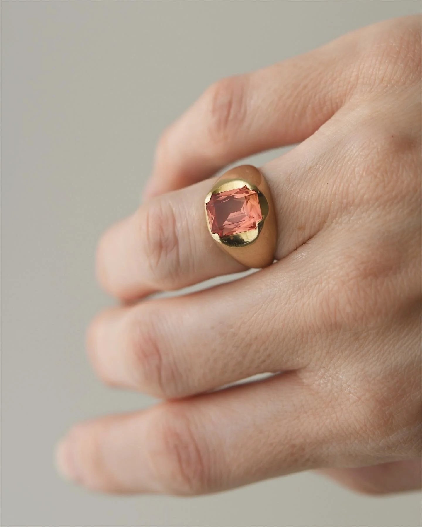 Magical Vintage Peach Sapphire Ring 14K Gold 1950s