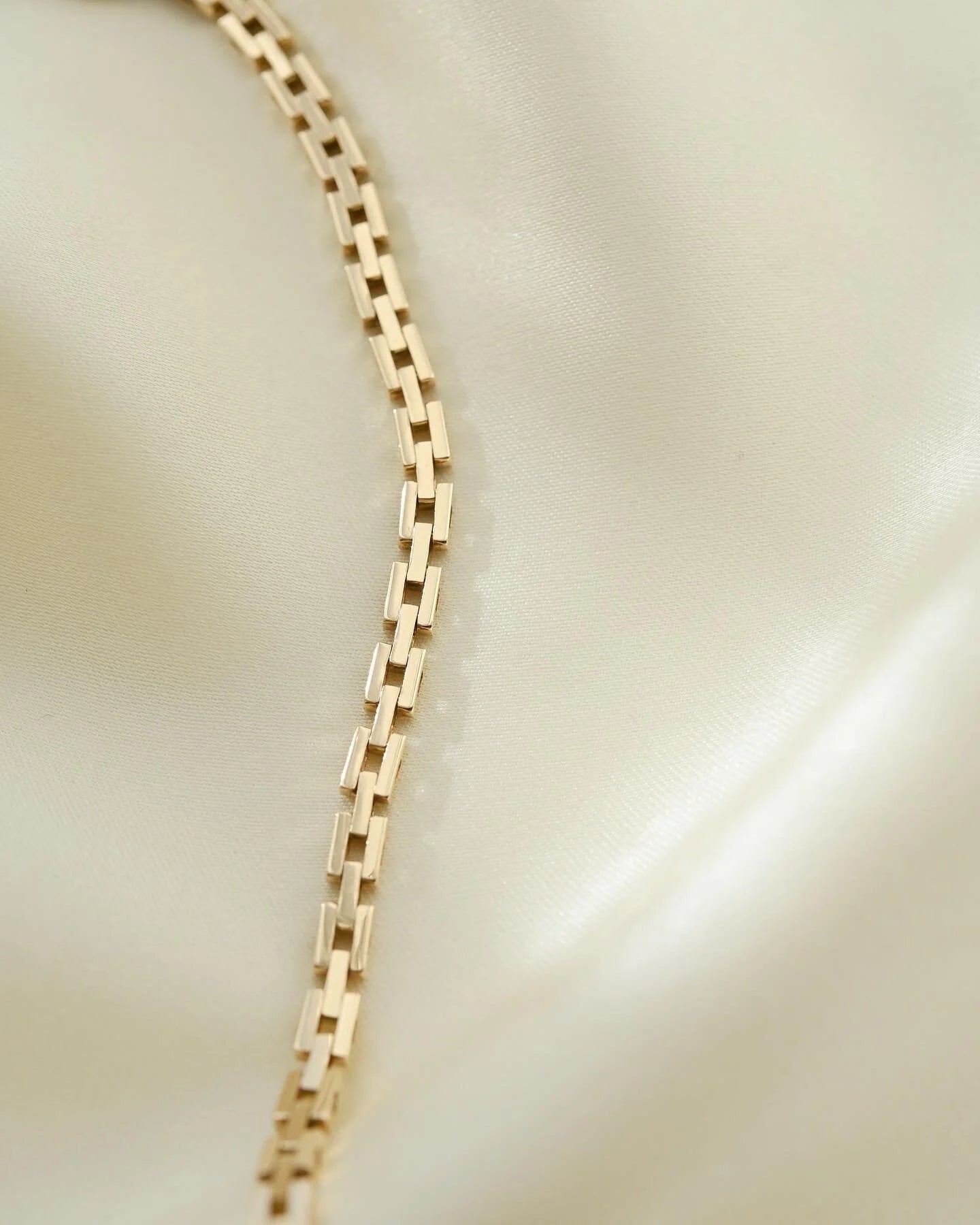 Beautiful Baby Brick Link Necklace 14K Gold 1960s