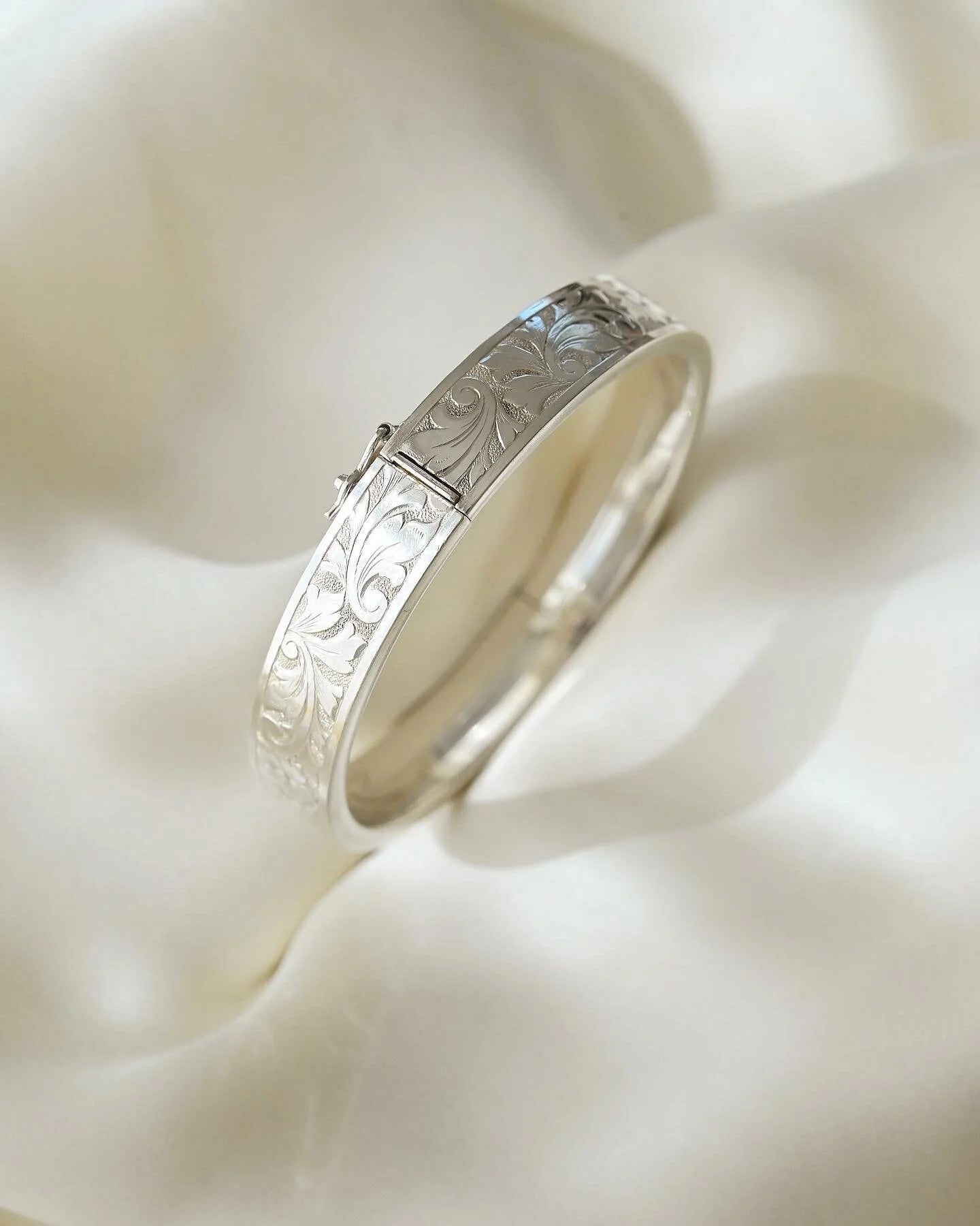 Divine Antique Flower Bangle Sterling Silver 1930s