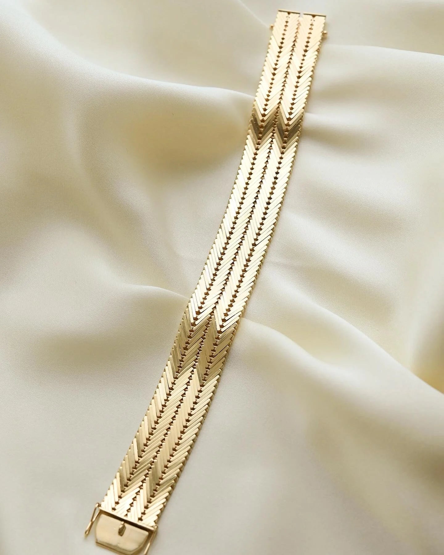Super Heavy Sublime 52 Grams Danish Link Bracelet 14K Gold 1960s