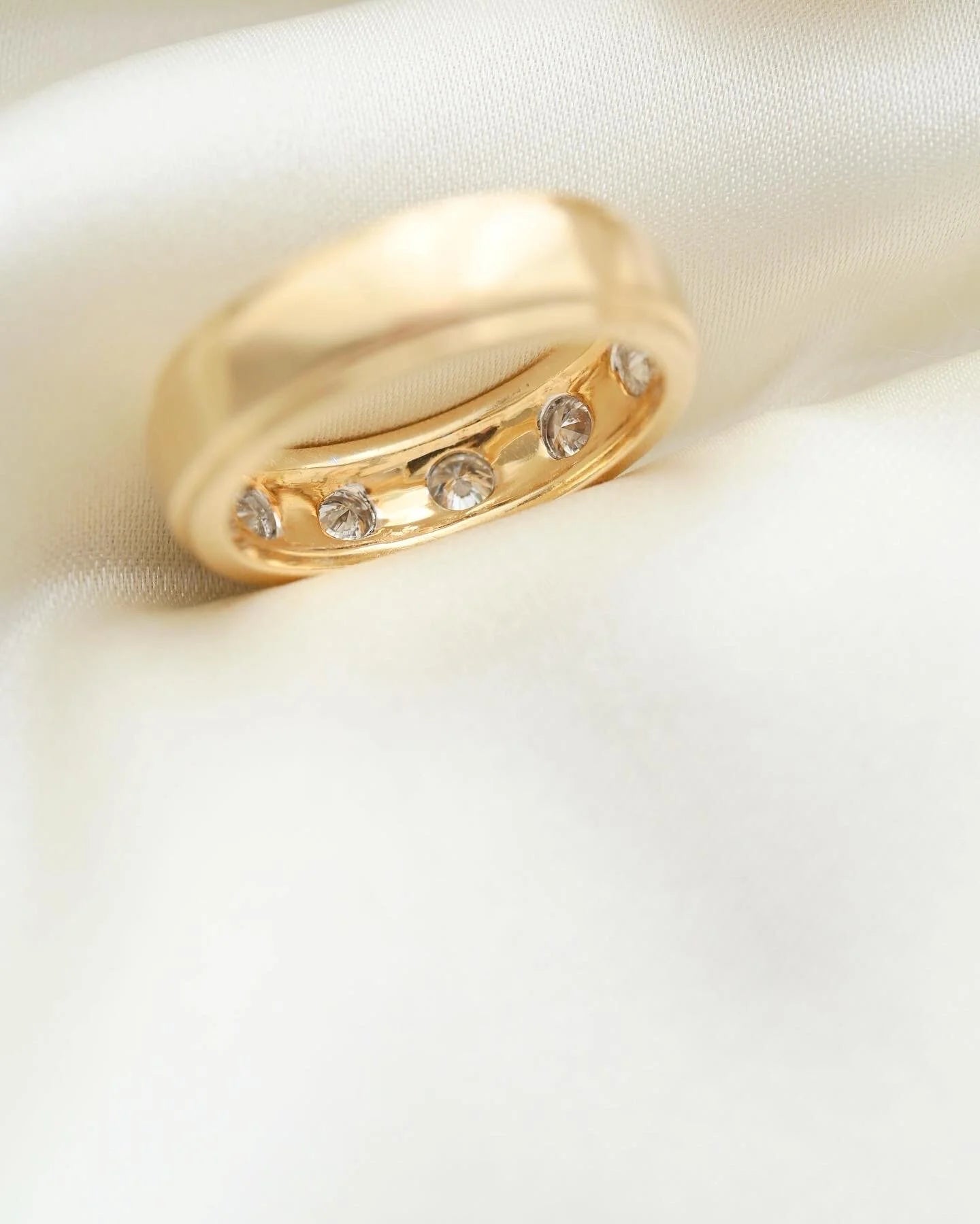 The Perfect Diamond Five Stone Vintage Ring 18K Gold