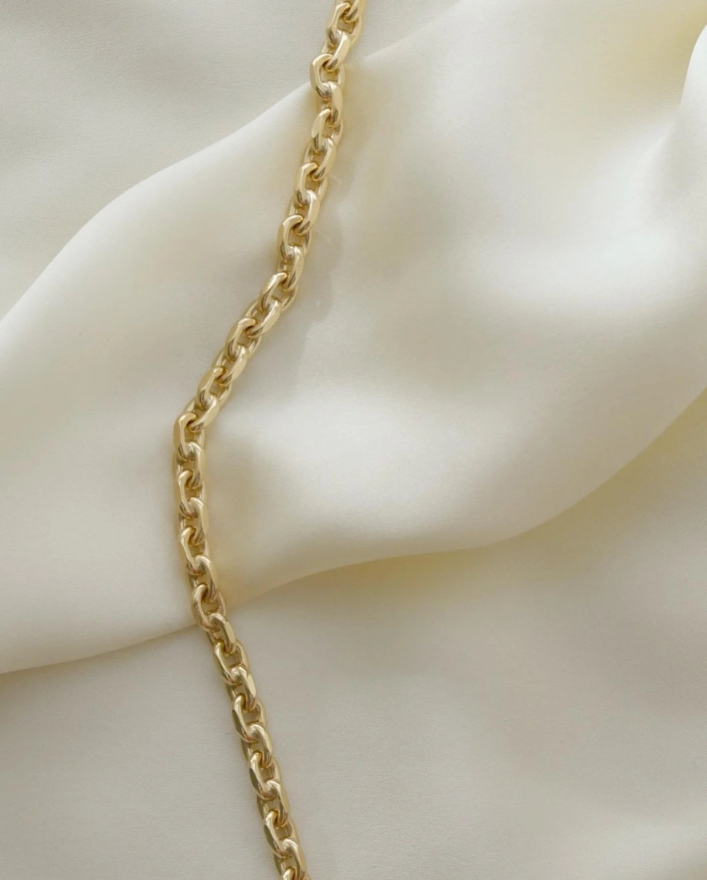 Radiant Chunky Vintage Anchor Link 14K Gold